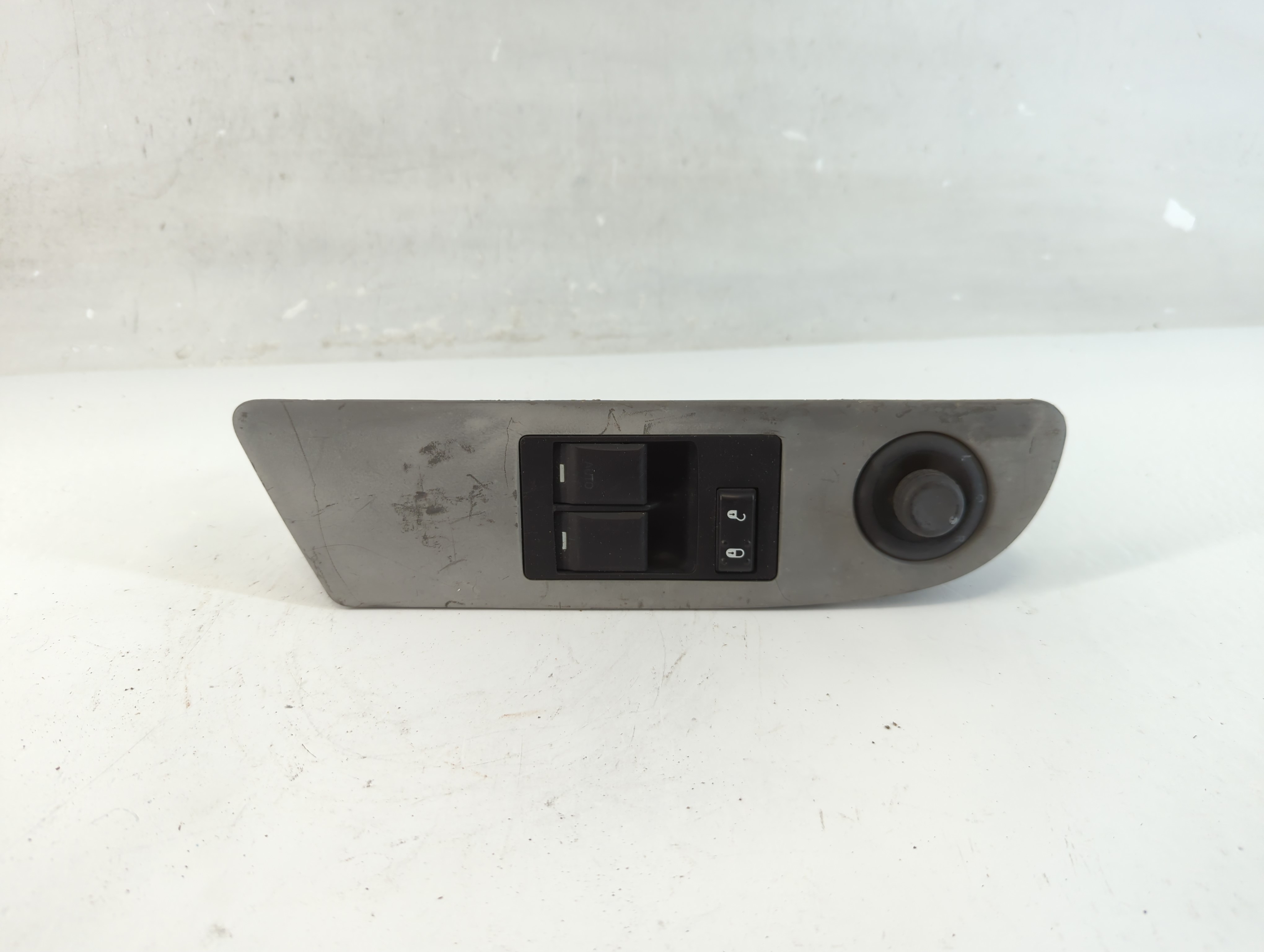 2007-2011 Dodge Dakota Driver Left Door Master Power Window Switch 940000 - Oemusedautoparts1.com