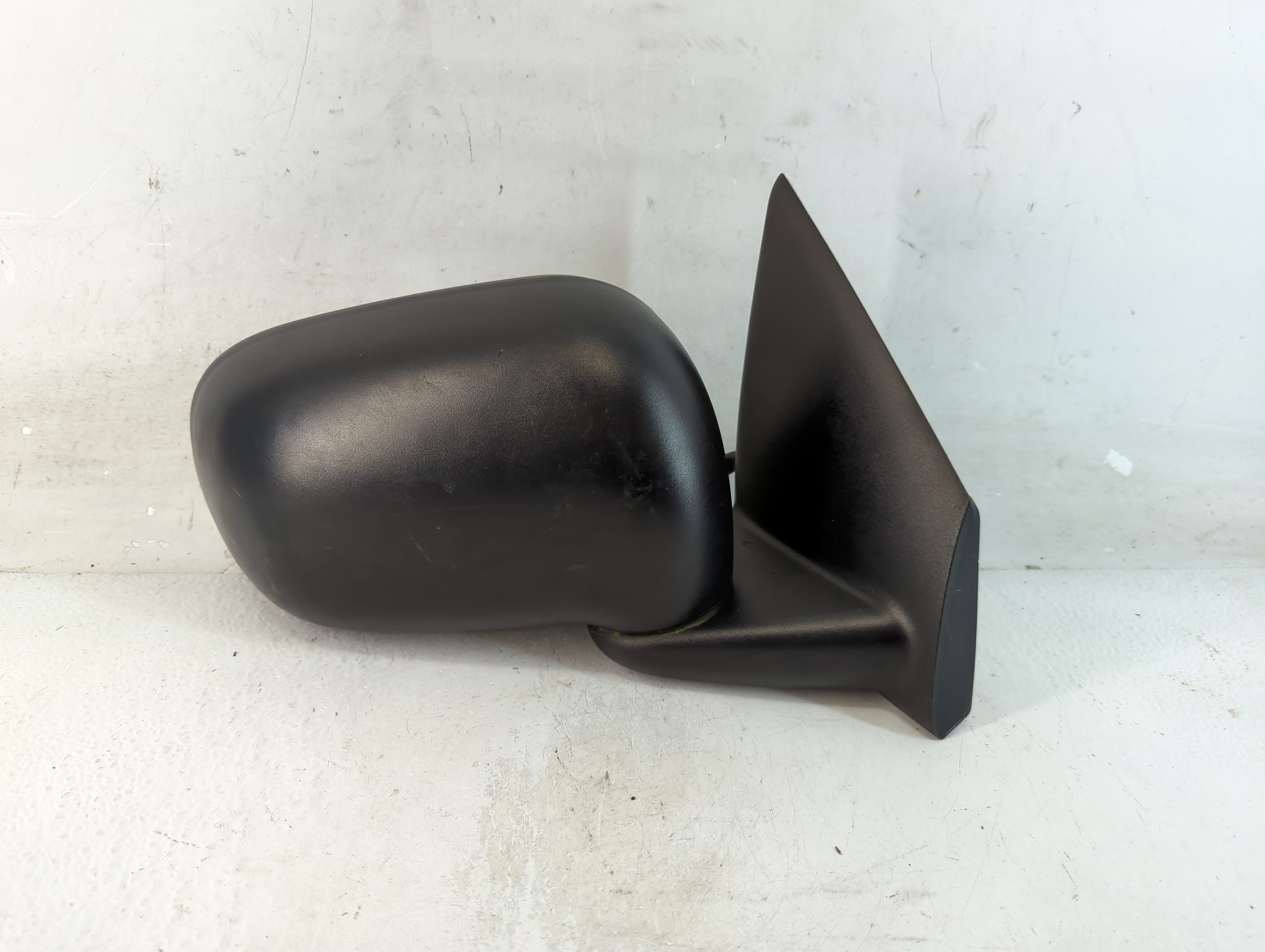 2006 Dodge Durango Passenger Right Side View Manual Door Mirror 940024 - Oemusedautoparts1.com