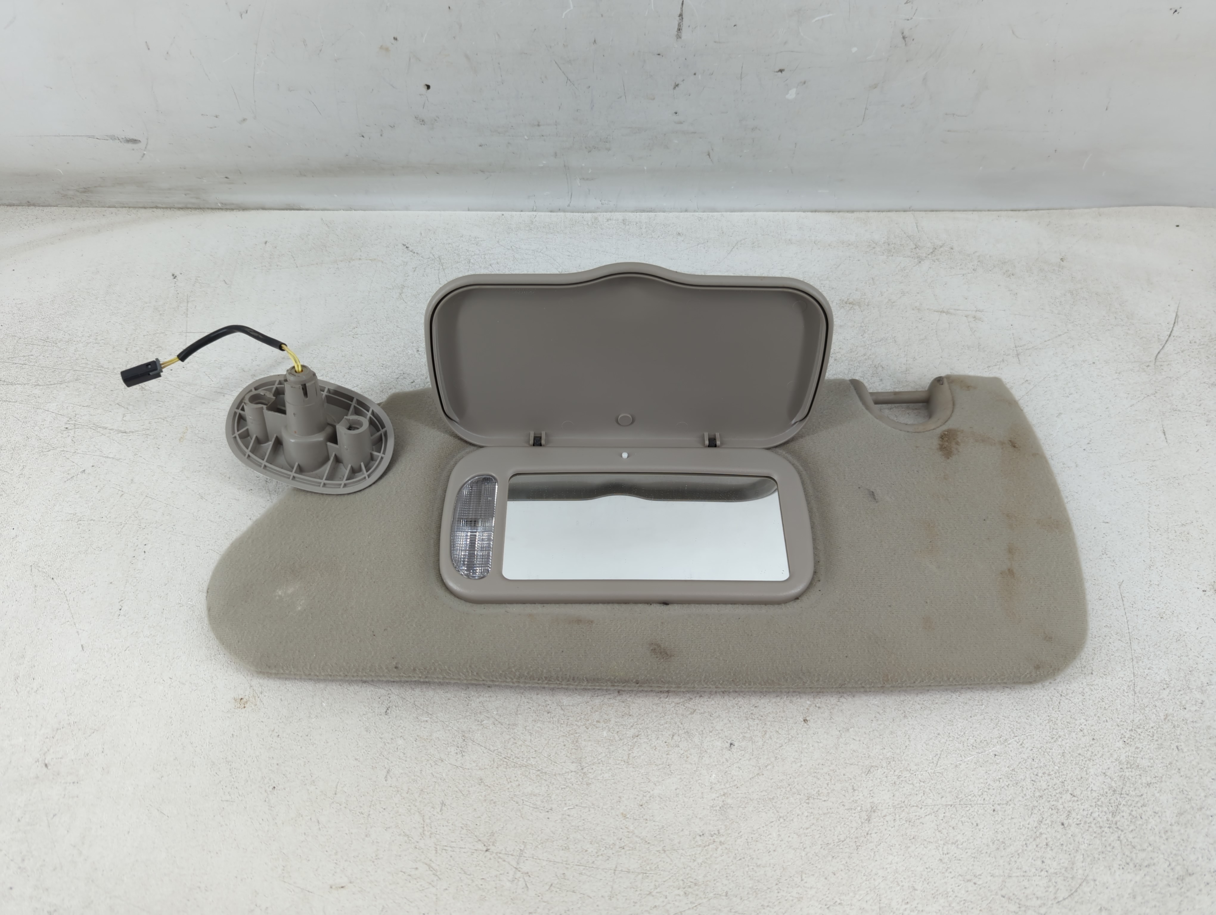 Picture of 2006-2009 Dodge Durango Passenger Sun Visor Mirror Right Sunvisor Grey 940030