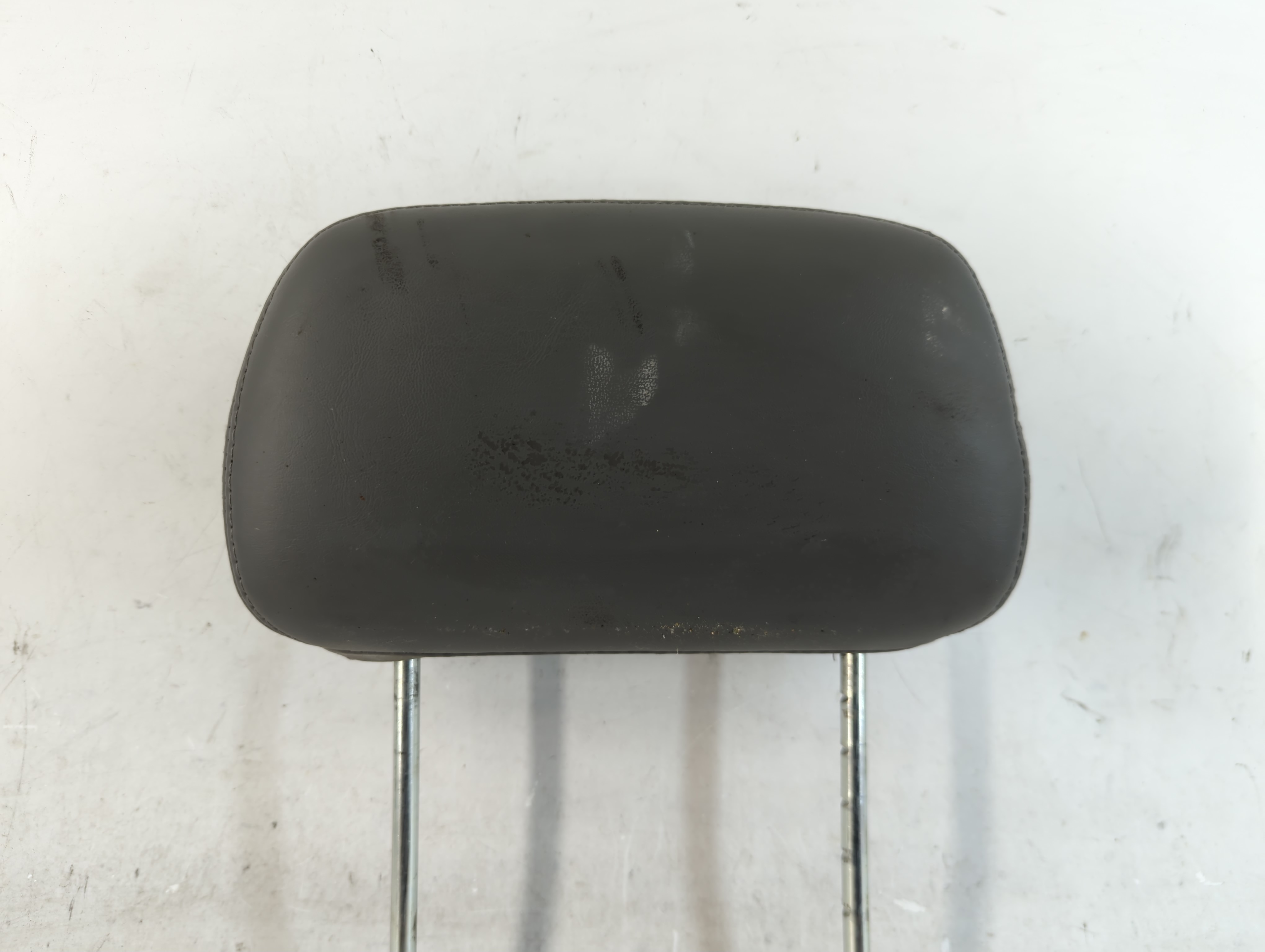 2006 Dodge Durango Headrest Head Rest Rear Seat Black 940046 - Oemusedautoparts1.com