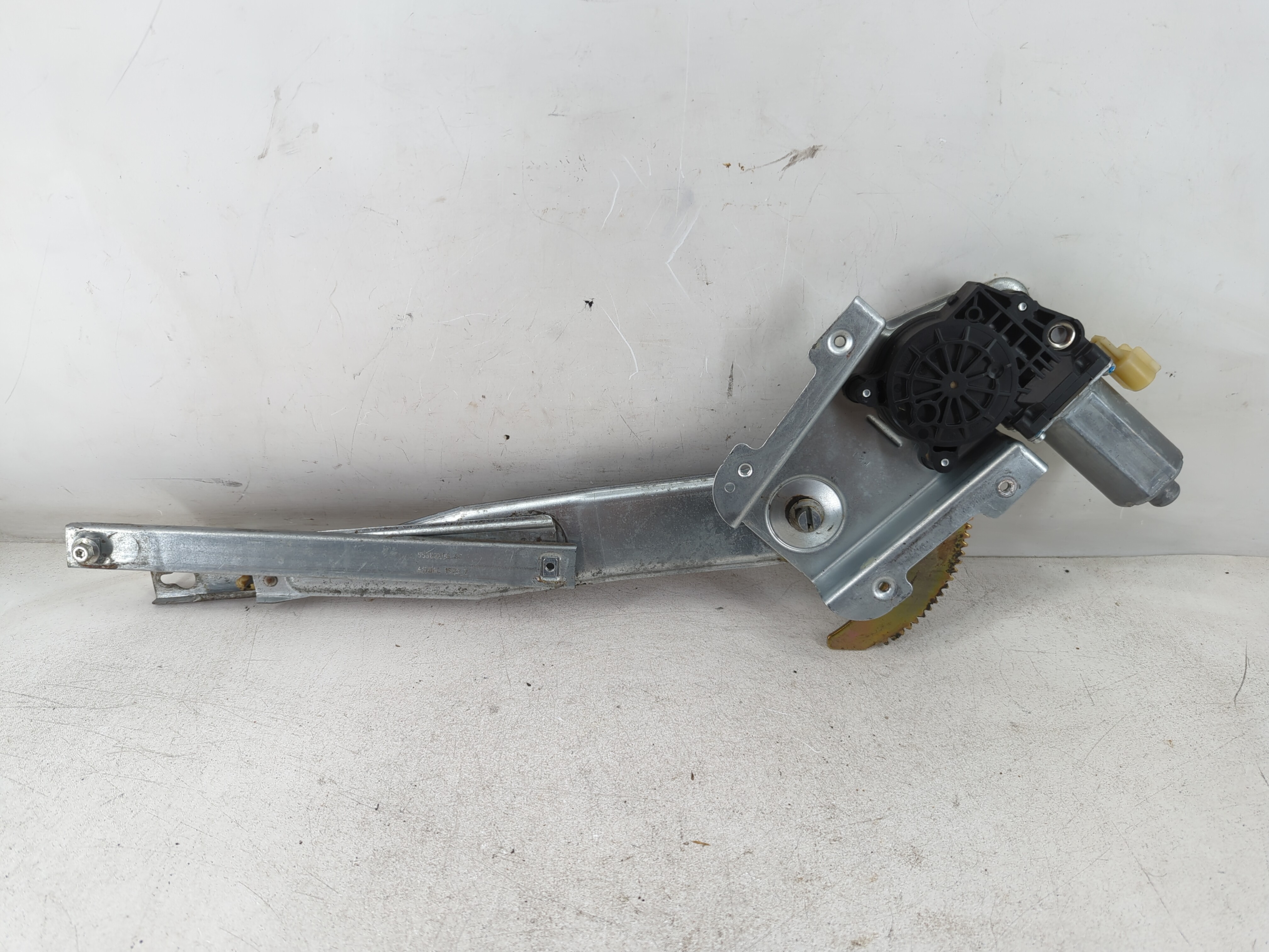 Picture of 2004-2006 Dodge Durango Window Regulator Passenger Front 940060