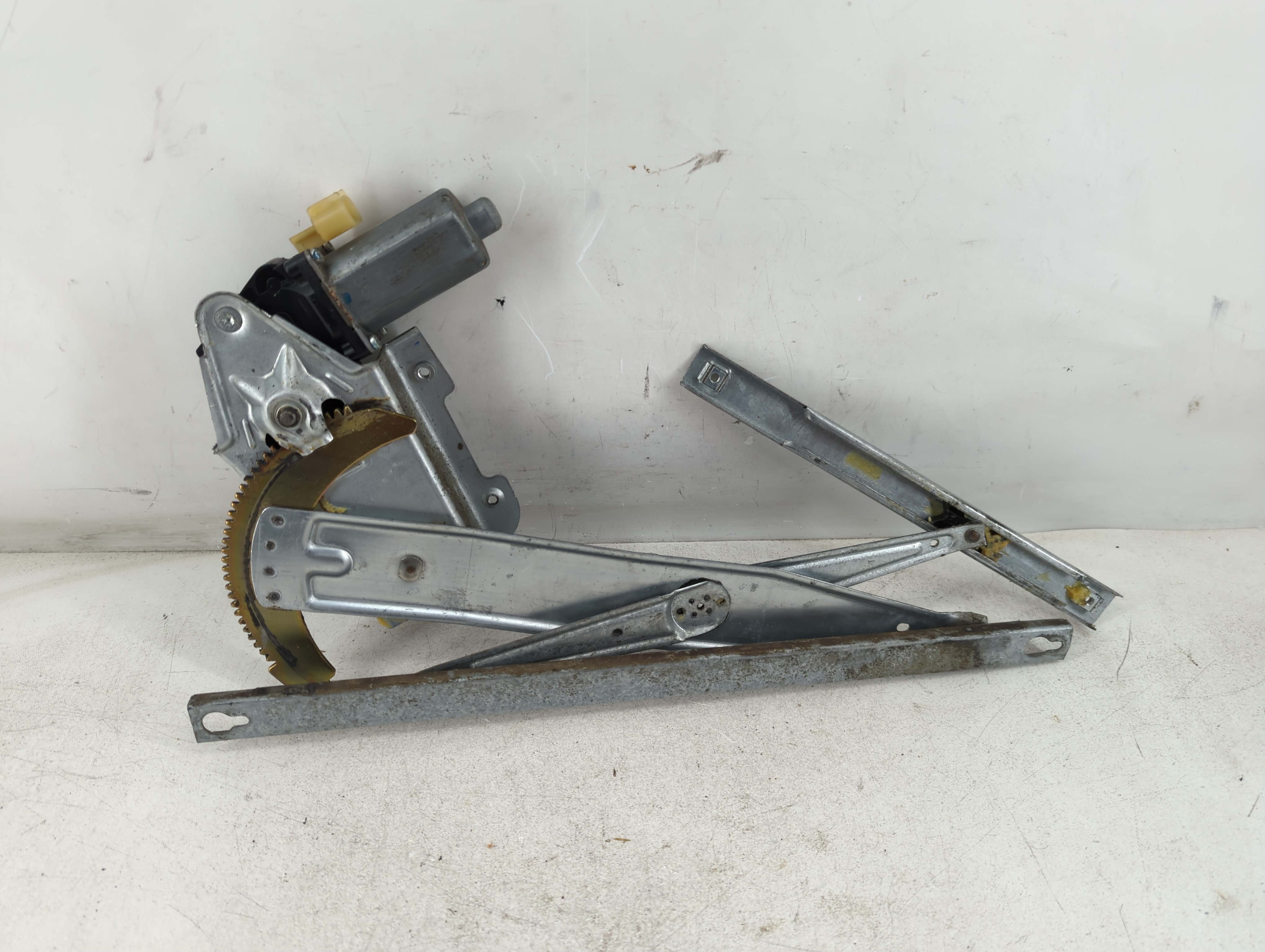 Picture of 2004-2006 Dodge Durango Driver Left Front Window Regulator 940061