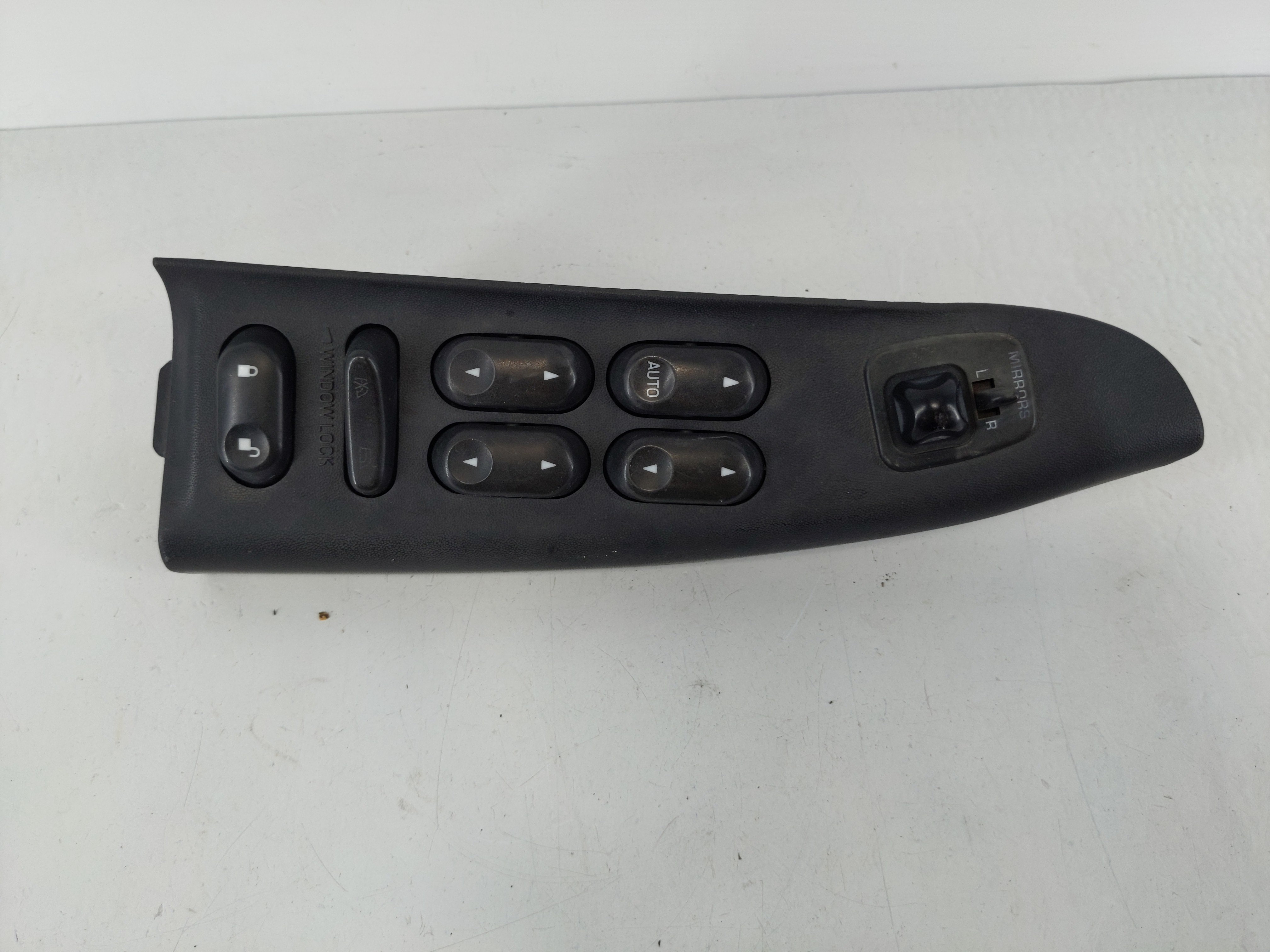 Picture of 1999 Ford F-250 Super Duty Driver Left Door Master Power Window Switch 940107
