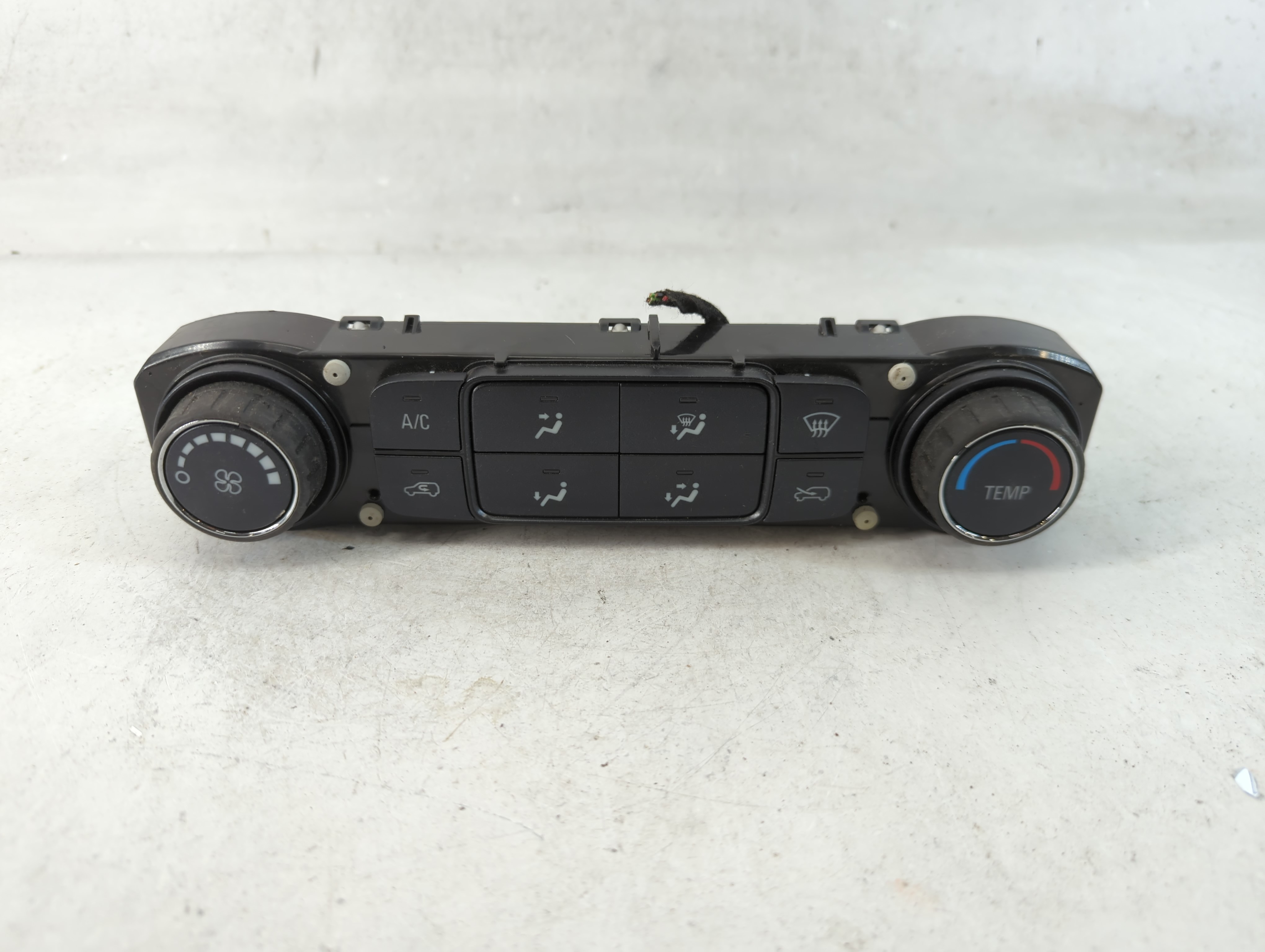 2014-2019 Chevrolet Silverado 1500 Ac Heater Climate Control 23486619 94011 - Oemusedautoparts1.com