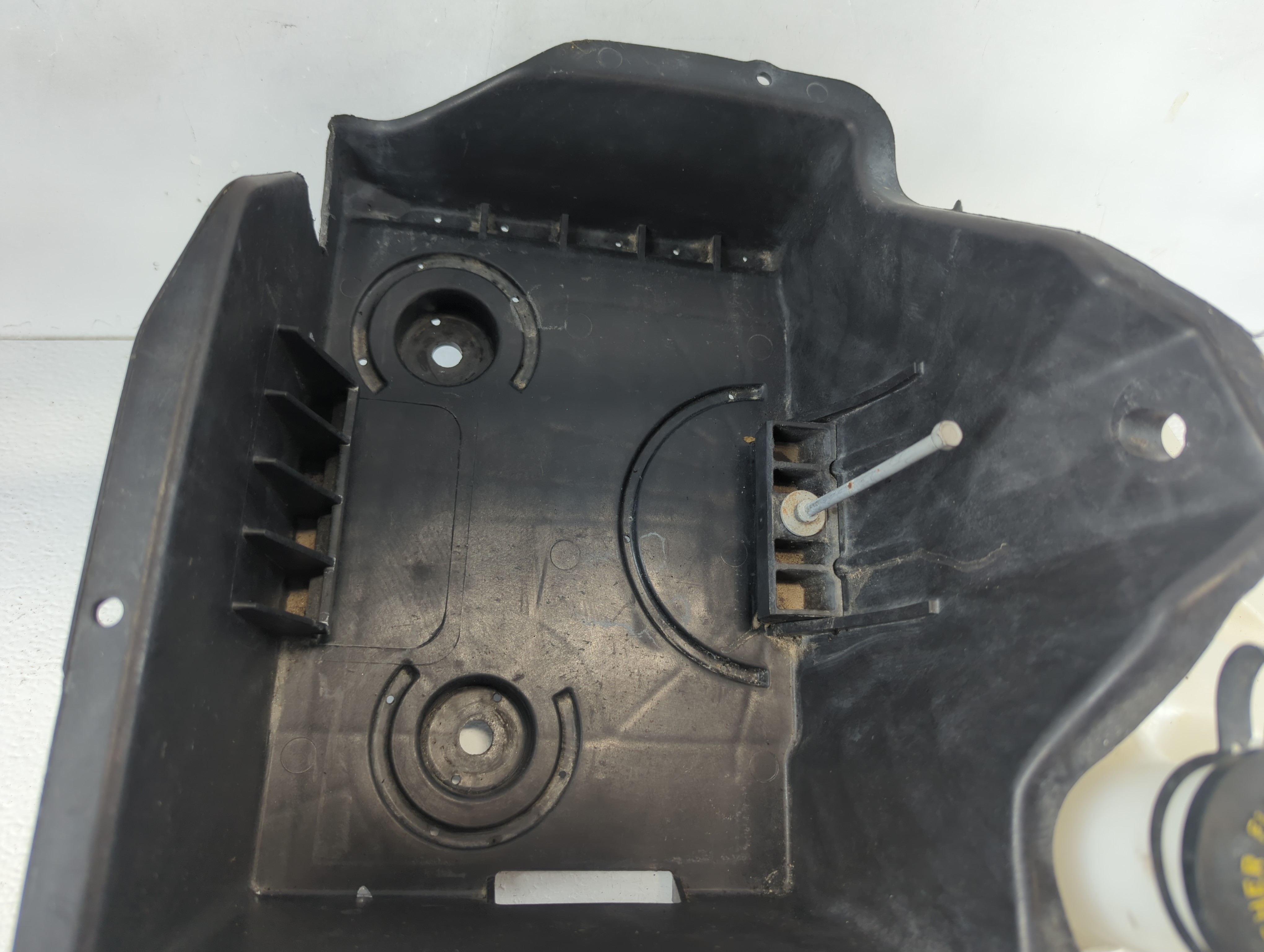 Lincoln Navigator Windshield Washer Fluid Reservoir Bottle Oem 940327 - Oemusedautoparts1.com