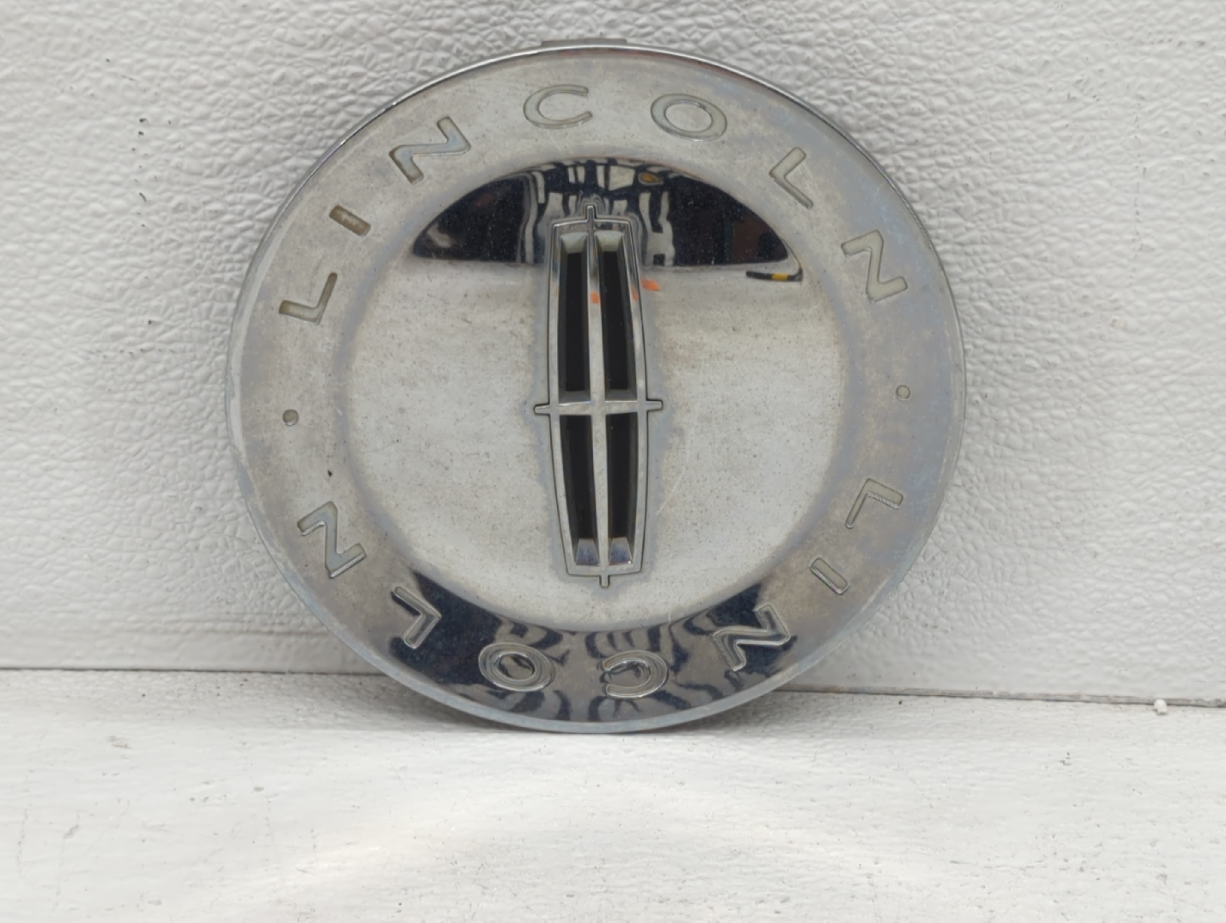 2010 Lincoln Navigator Center Cap Oem 940355 - Oemusedautoparts1.com