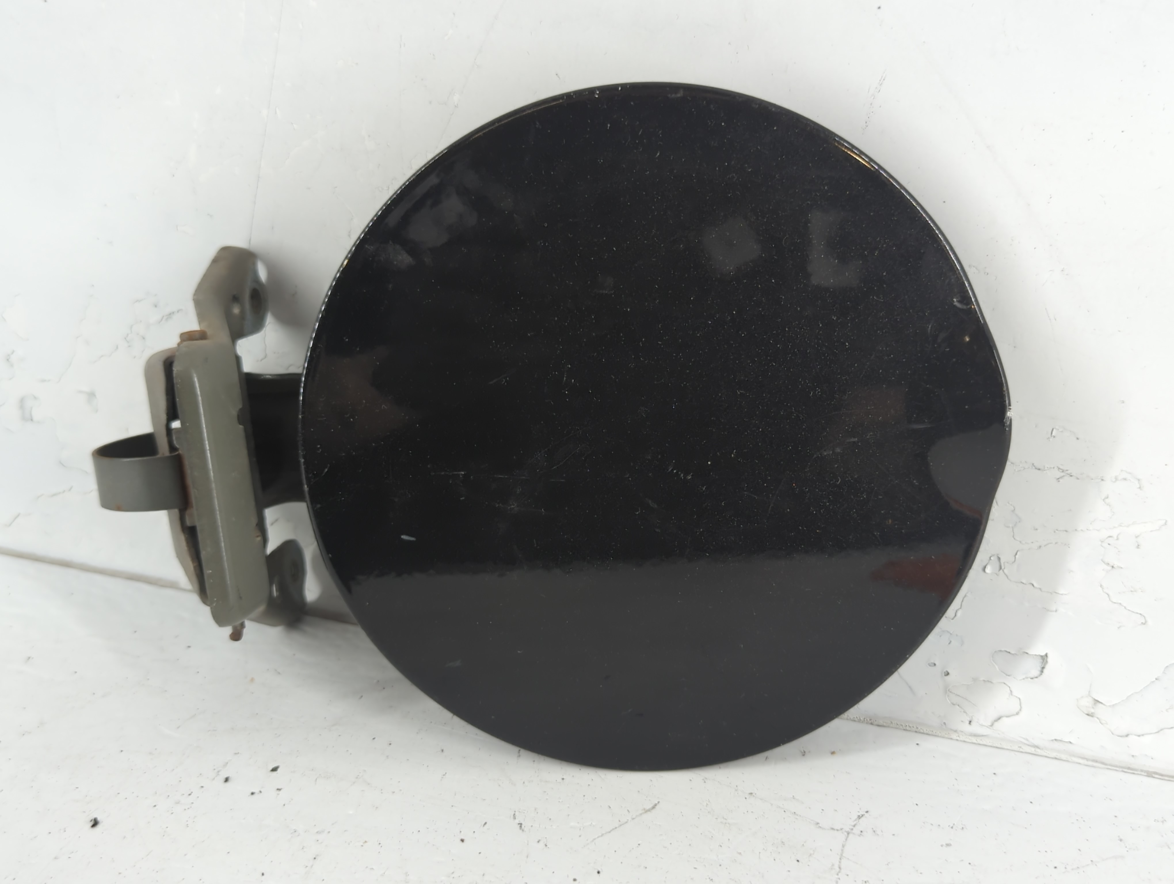 2010 Lincoln Navigator Fuel Tank Door Lid Gas Tank 940367 - Oemusedautoparts1.com