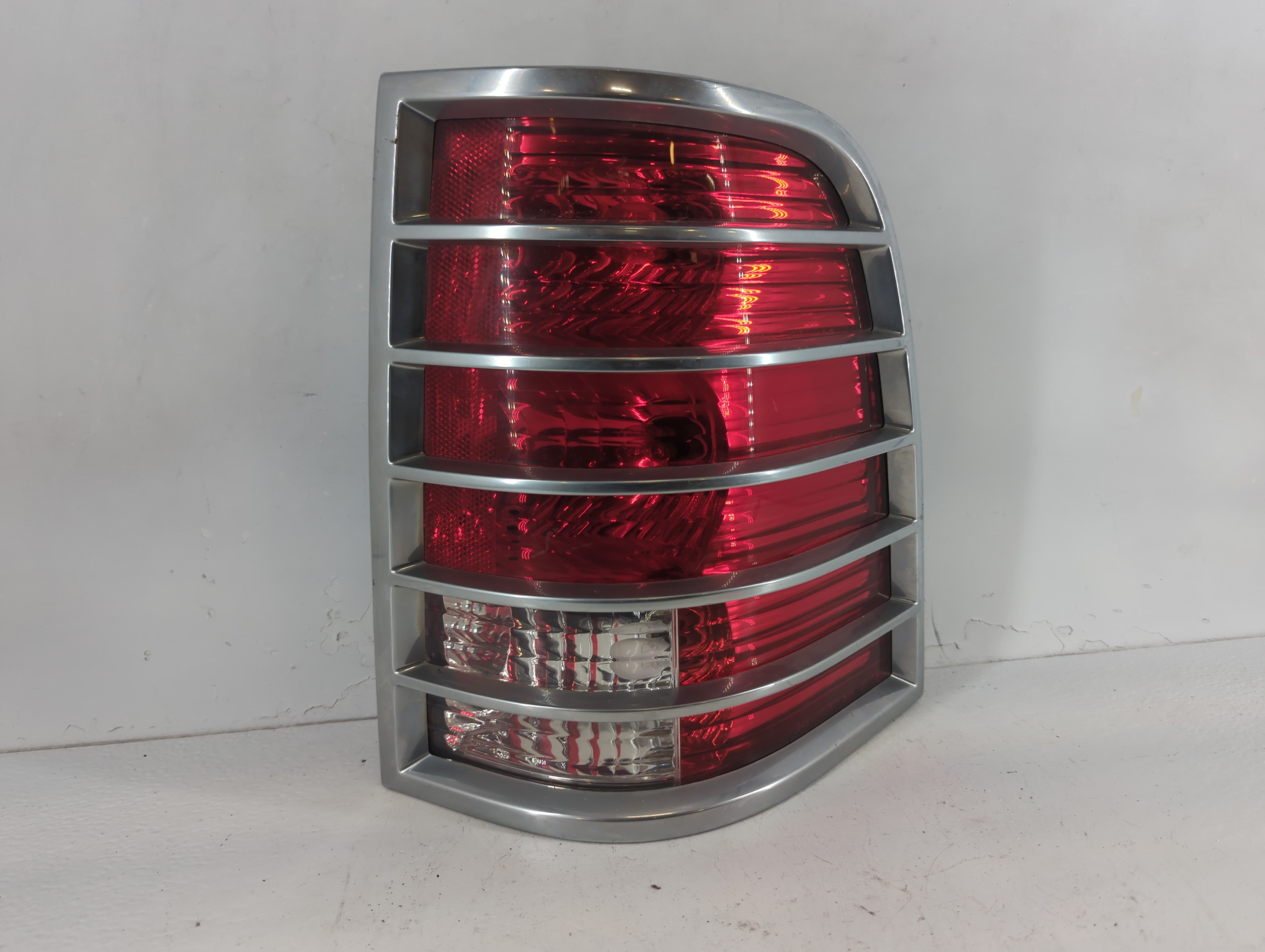 2002 Mercury Mountaineer Passenger Right Side Tail Light Taillight Oem 940412 - Oemusedautoparts1.com
