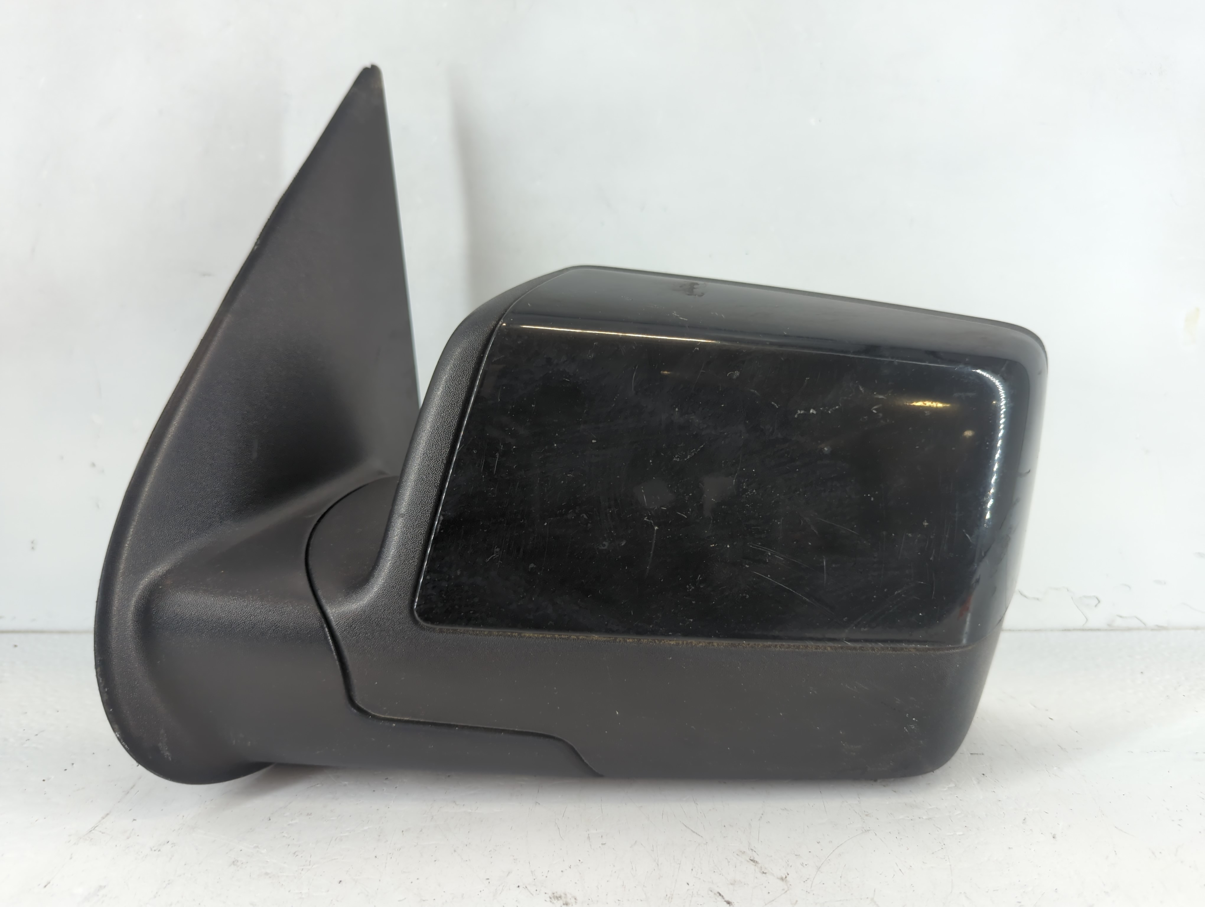 2007 Ford Explorer Passenger Right Side View Manual Door Mirror Black 940462 - Oemusedautoparts1.com