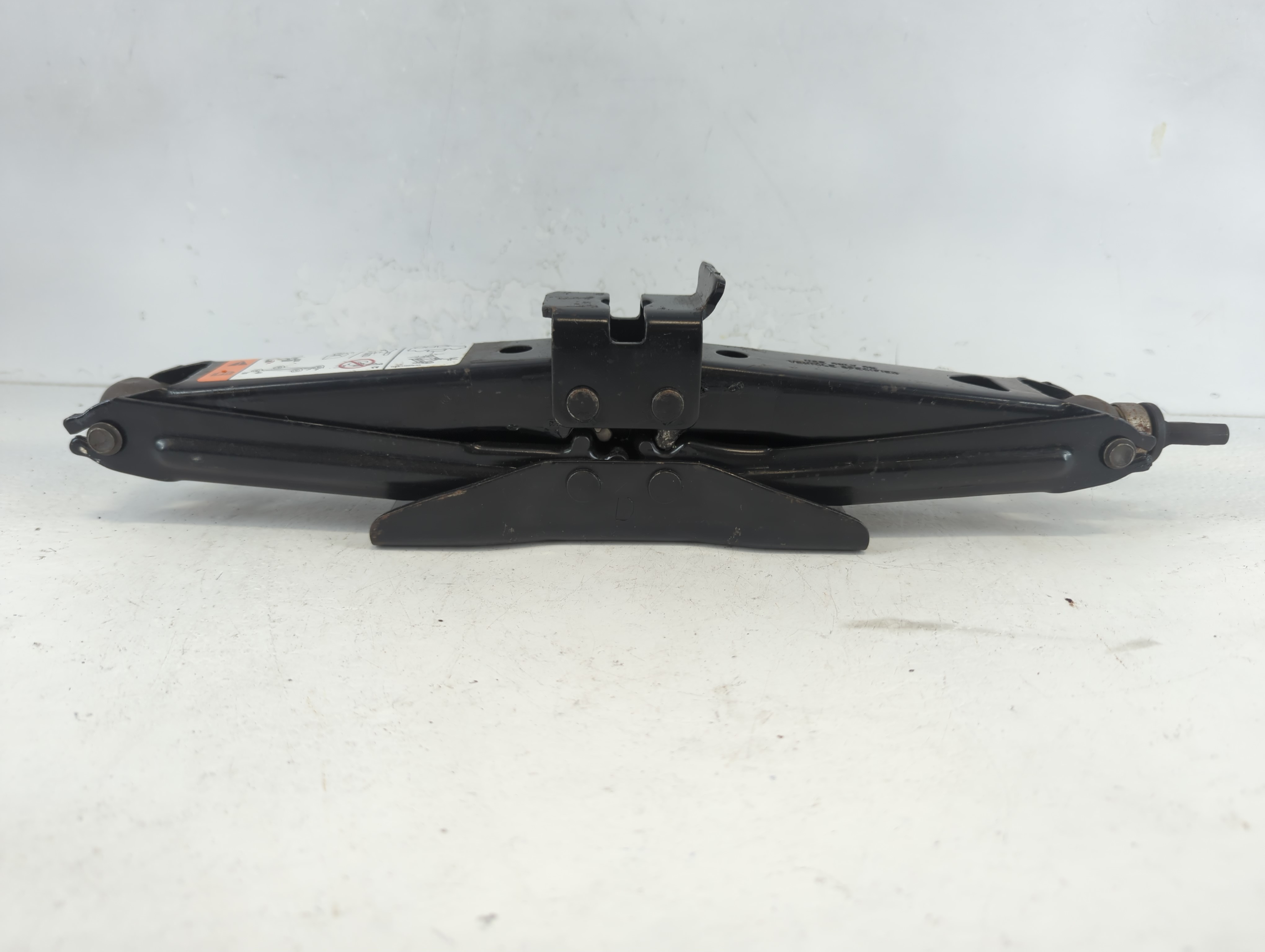 2007 Ford Explorer Spare Scissor Car Jack 940512 - Oemusedautoparts1.com