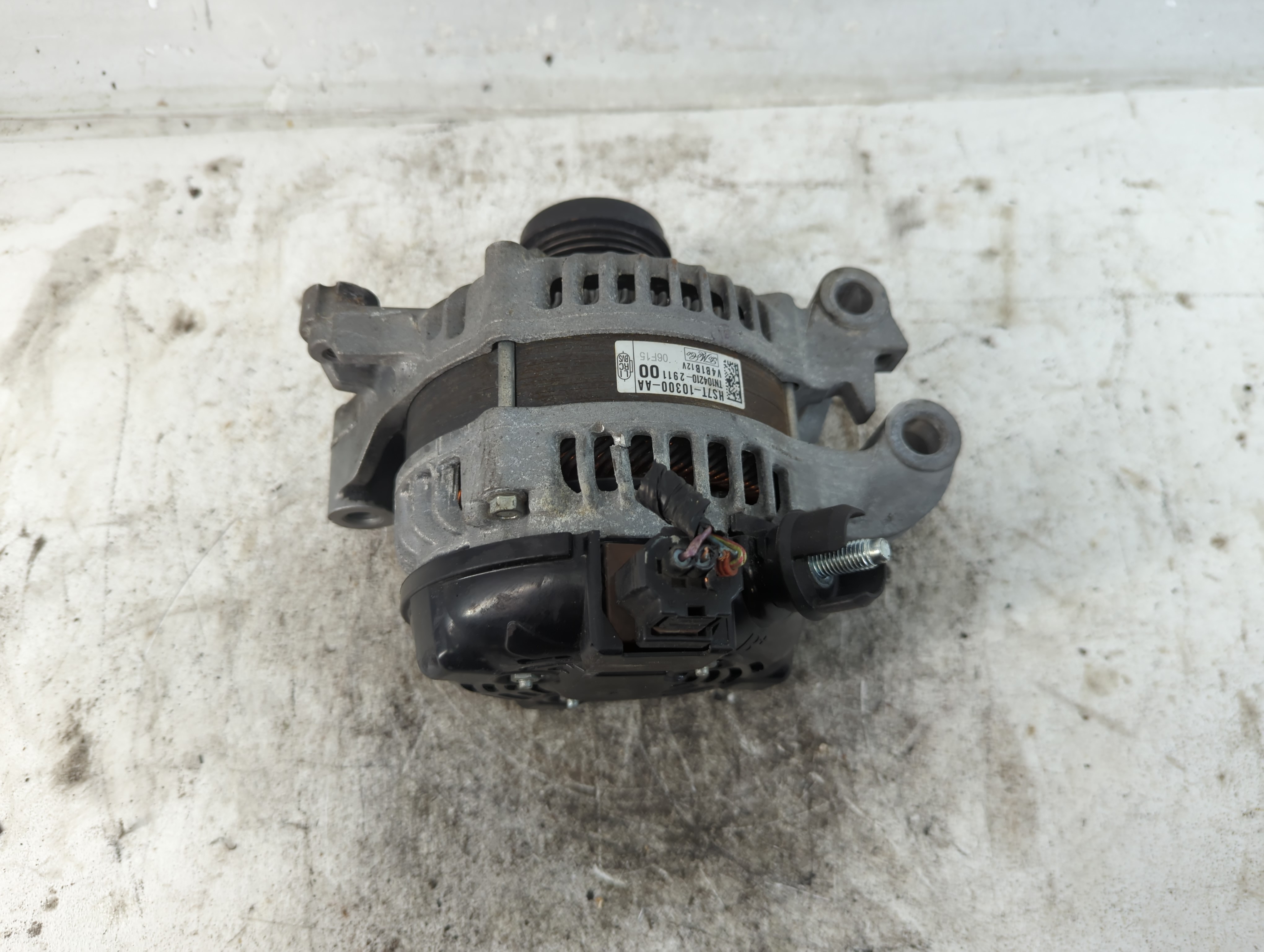 Picture of 2013-2016 Ford Fusion Alternator Generator Charging Assembly Engine Oem 940612