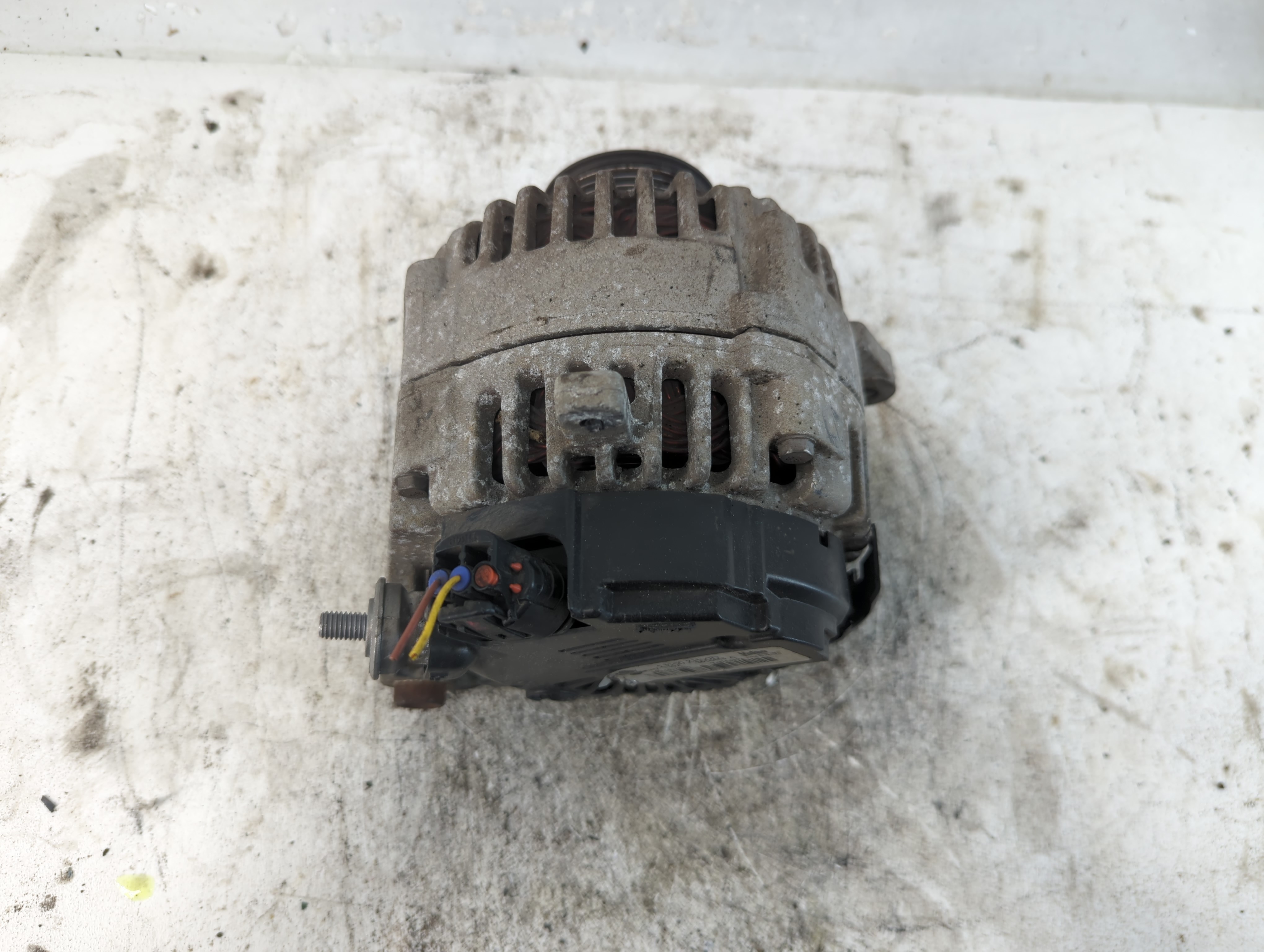 Picture of 2010 Nissan Pathfinder Alternator Generator Charging Assembly Engine Oem 940613