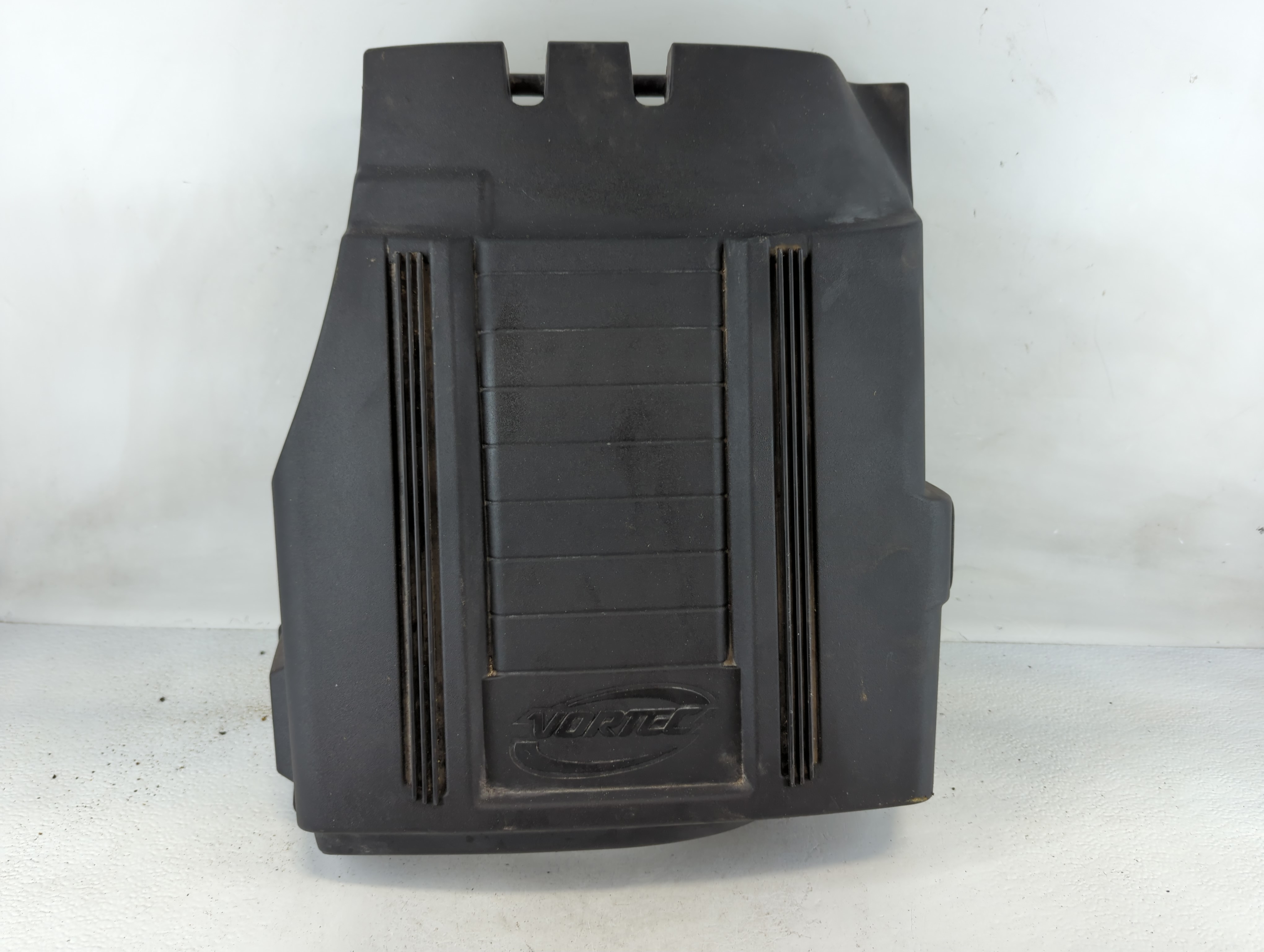 2009 Cadillac Escalade Engine Cover 940624 - Oemusedautoparts1.com