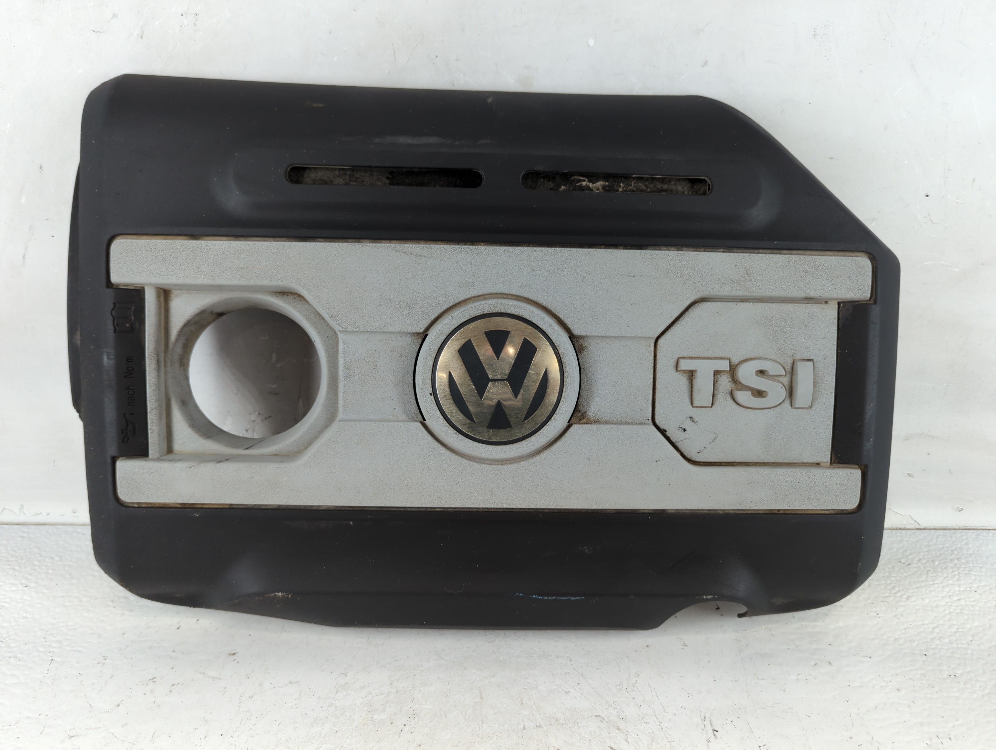 2013 Volkswagen Cc Engine Cover 940630 - Oemusedautoparts1.com