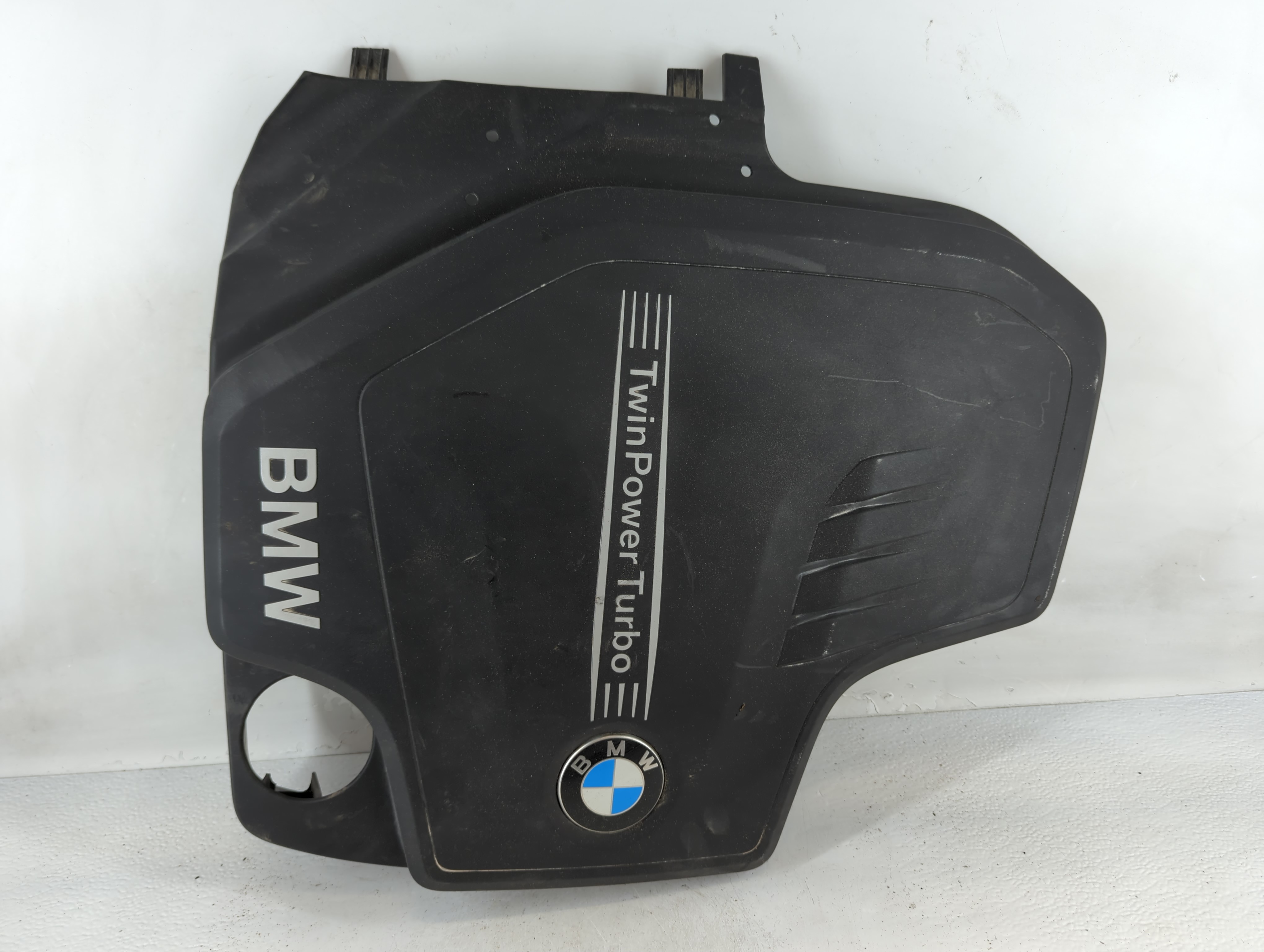Picture of 2014 Bmw 320i Engine Cover 940652