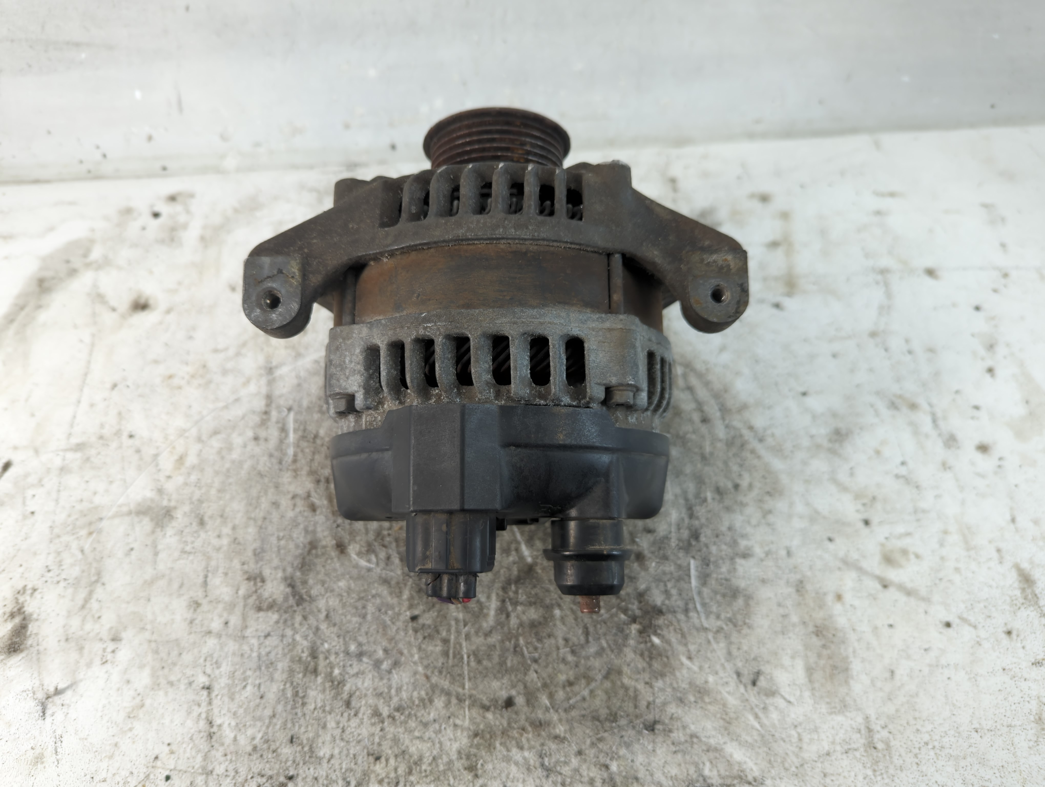 Picture of 2009-2010 Ford F-150 Alternator Generator Charging Assembly Engine Oem 940673