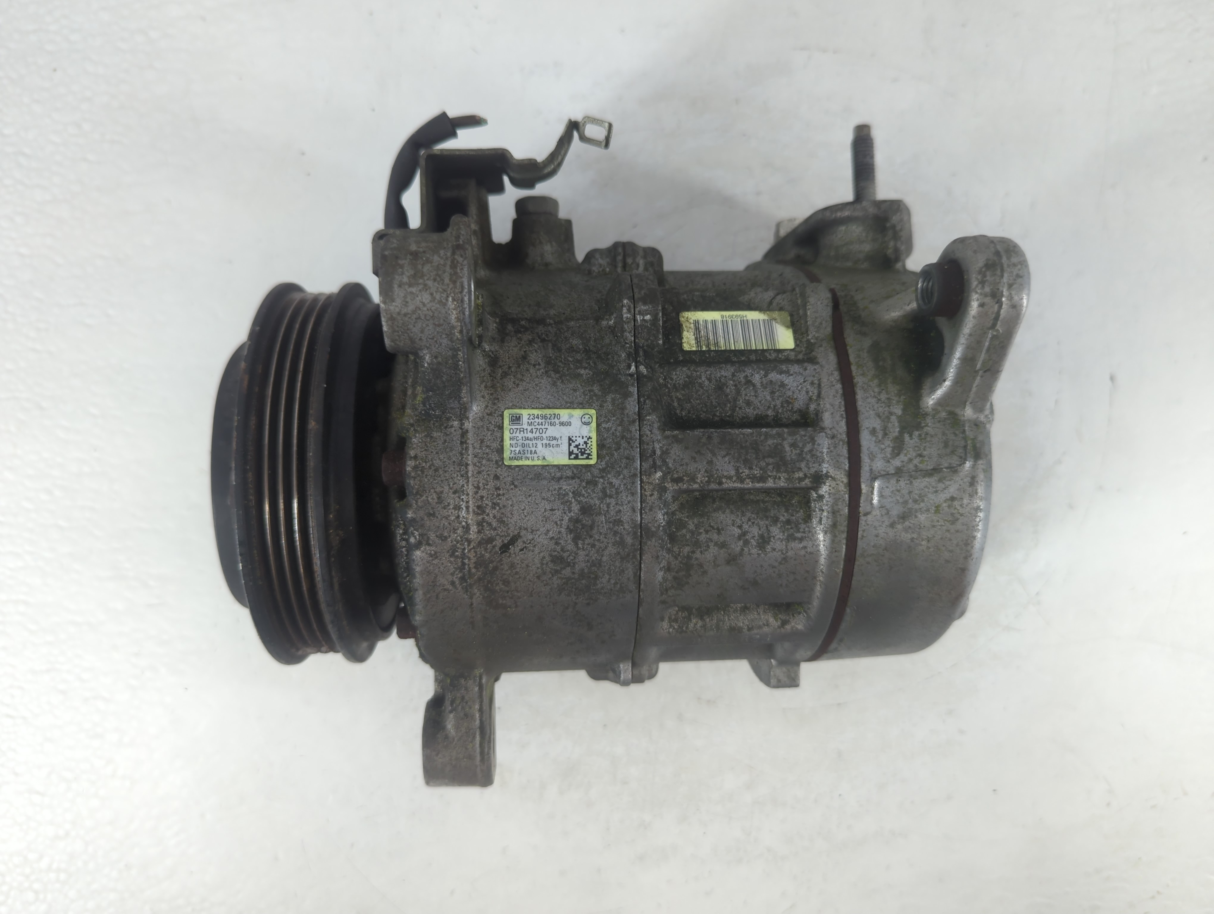 Picture of Chevrolet Suburban 1500 Air Conditioning A/c Ac Compressor Oem 940712