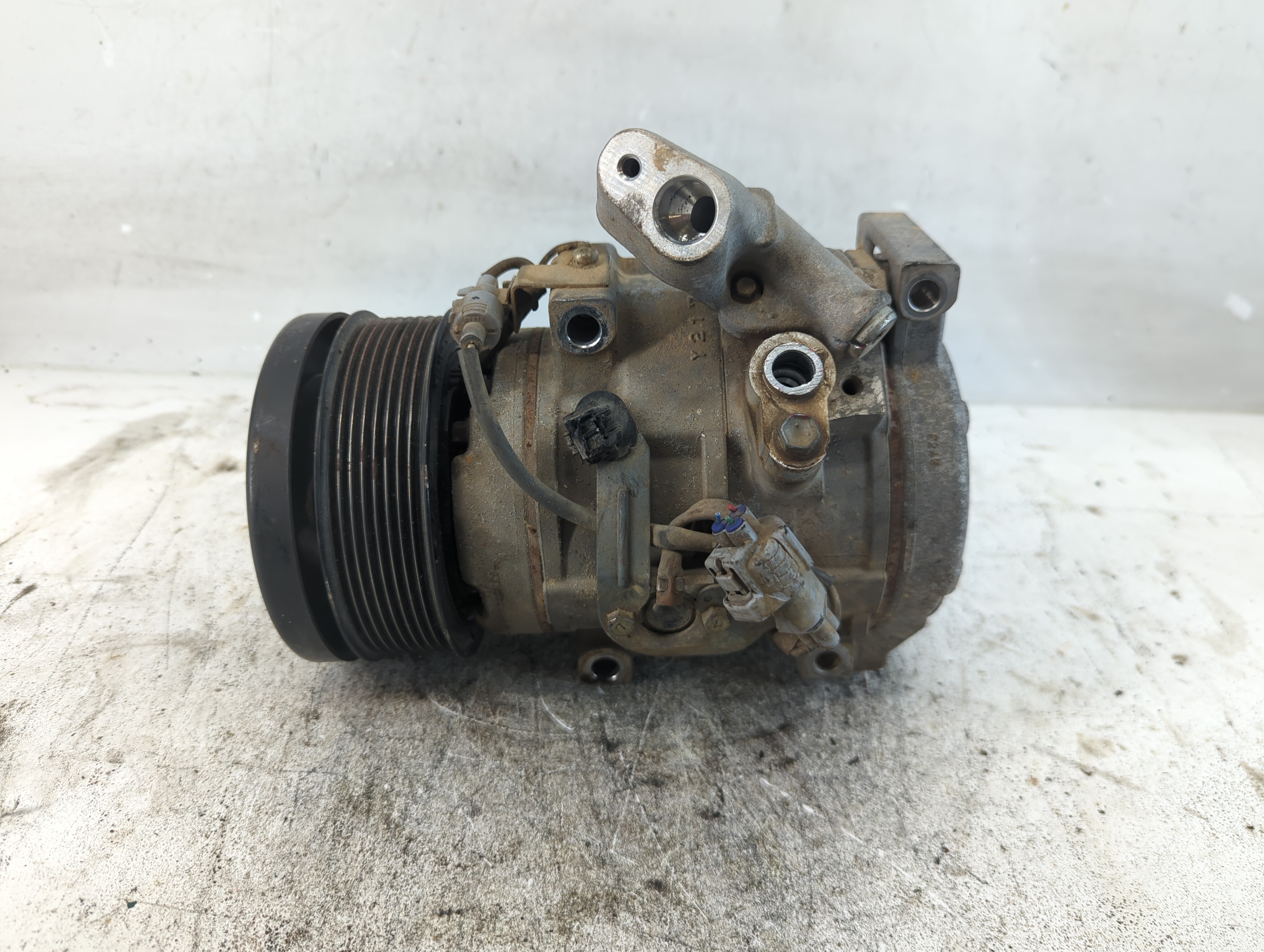 Picture of 2010-2017 Toyota Tundra Air Conditioning A/c Ac Compressor Oem 940722
