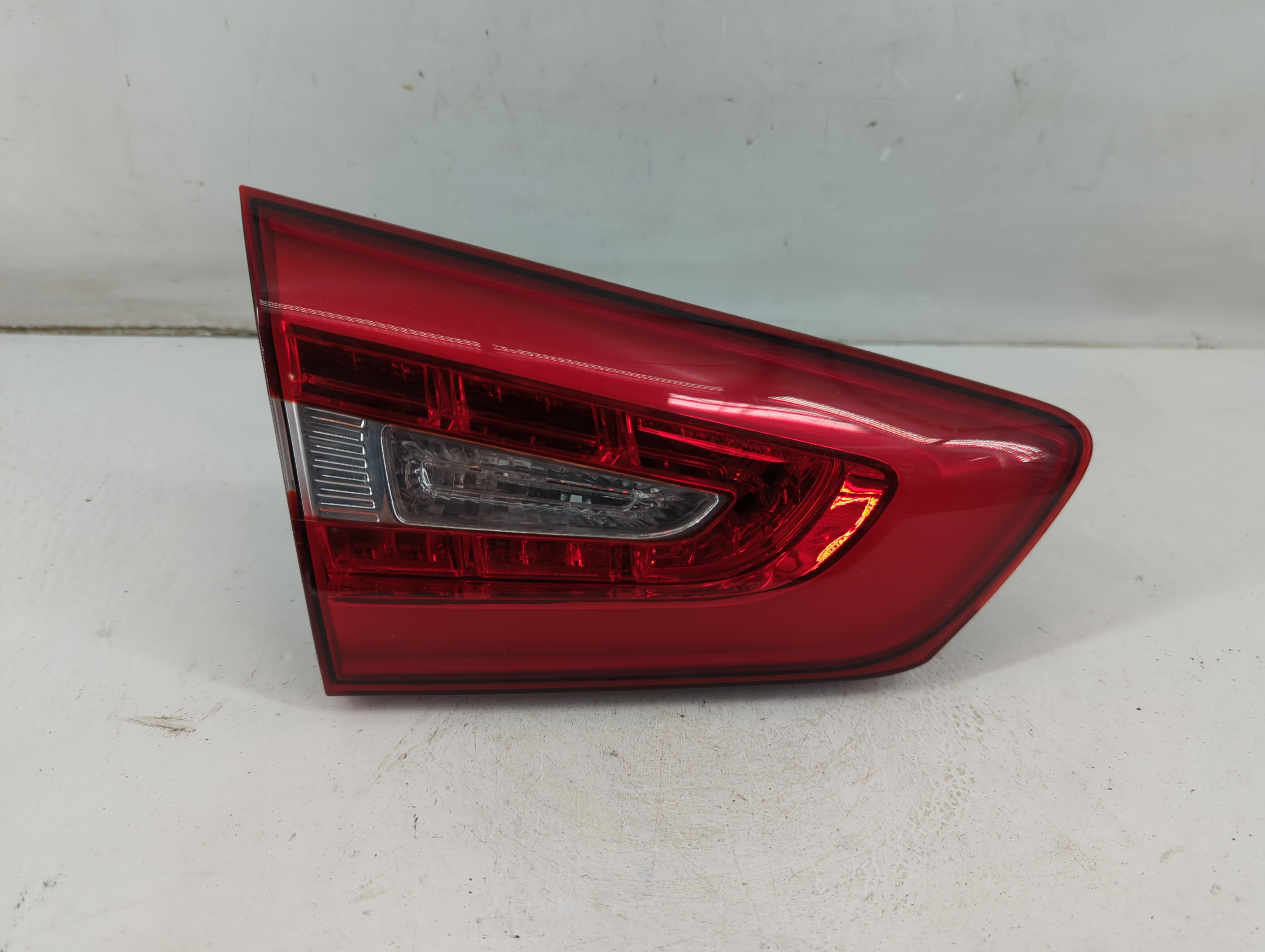 2014-2016 Kia Cadenza Driver Left Side Tail Light Taillight Oem 940913 - Oemusedautoparts1.com