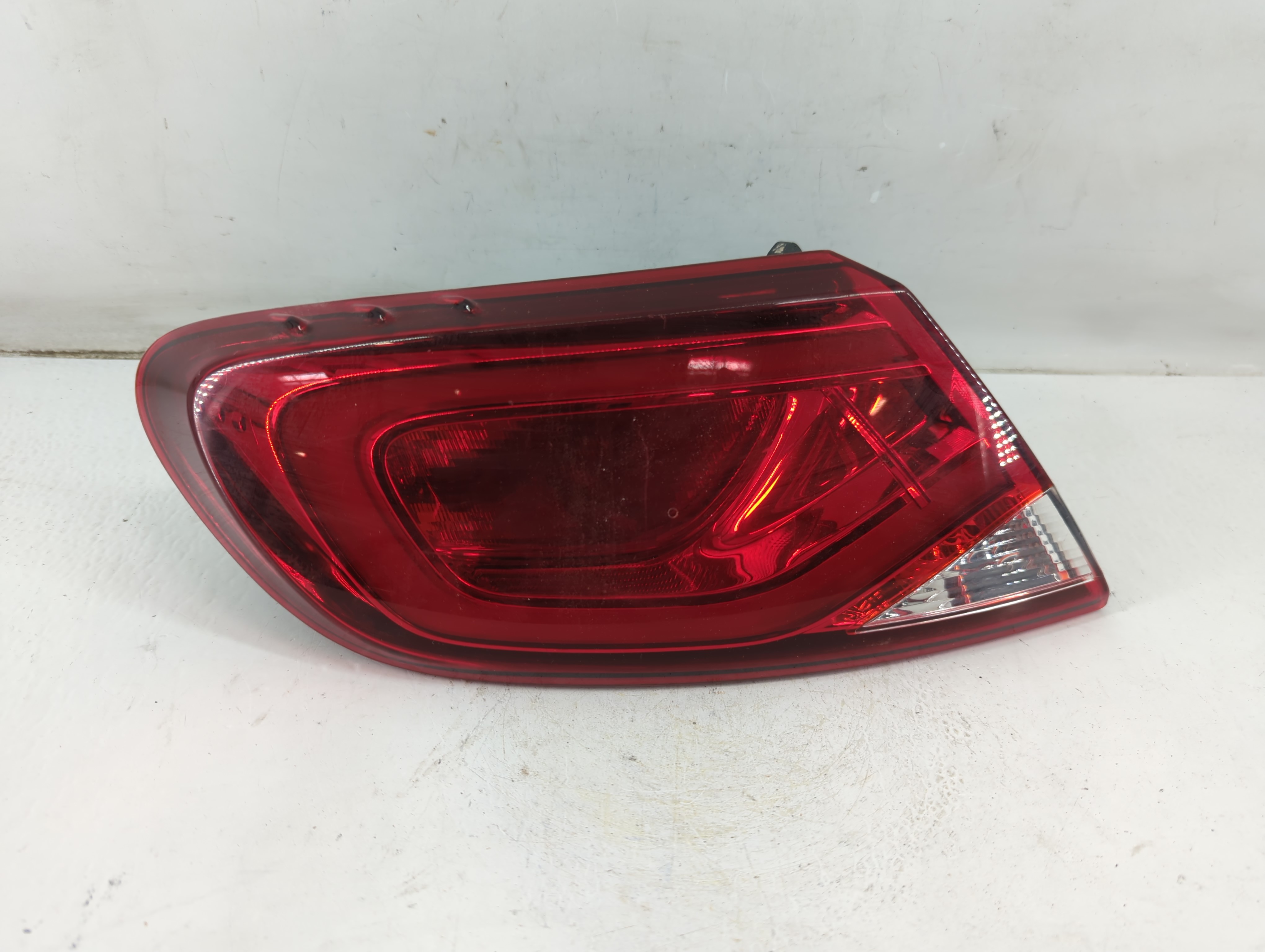 2015-2016 Chrysler 200 Driver Left Side Tail Light Taillight Oem 941126 - Oemusedautoparts1.com