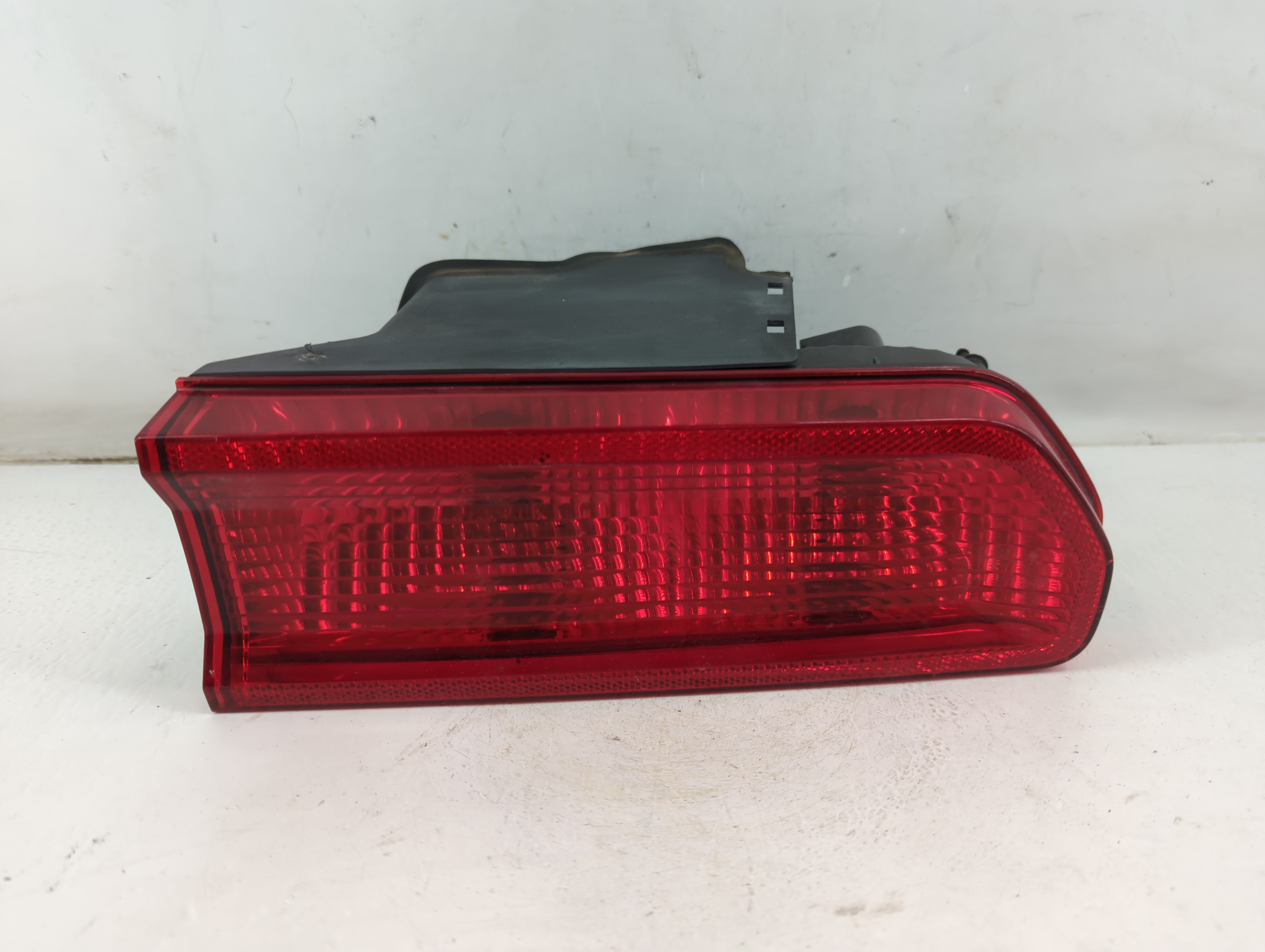 Picture of 2008-2014 Dodge Challenger Driver Left Side Tail Light Taillight Oem 941128