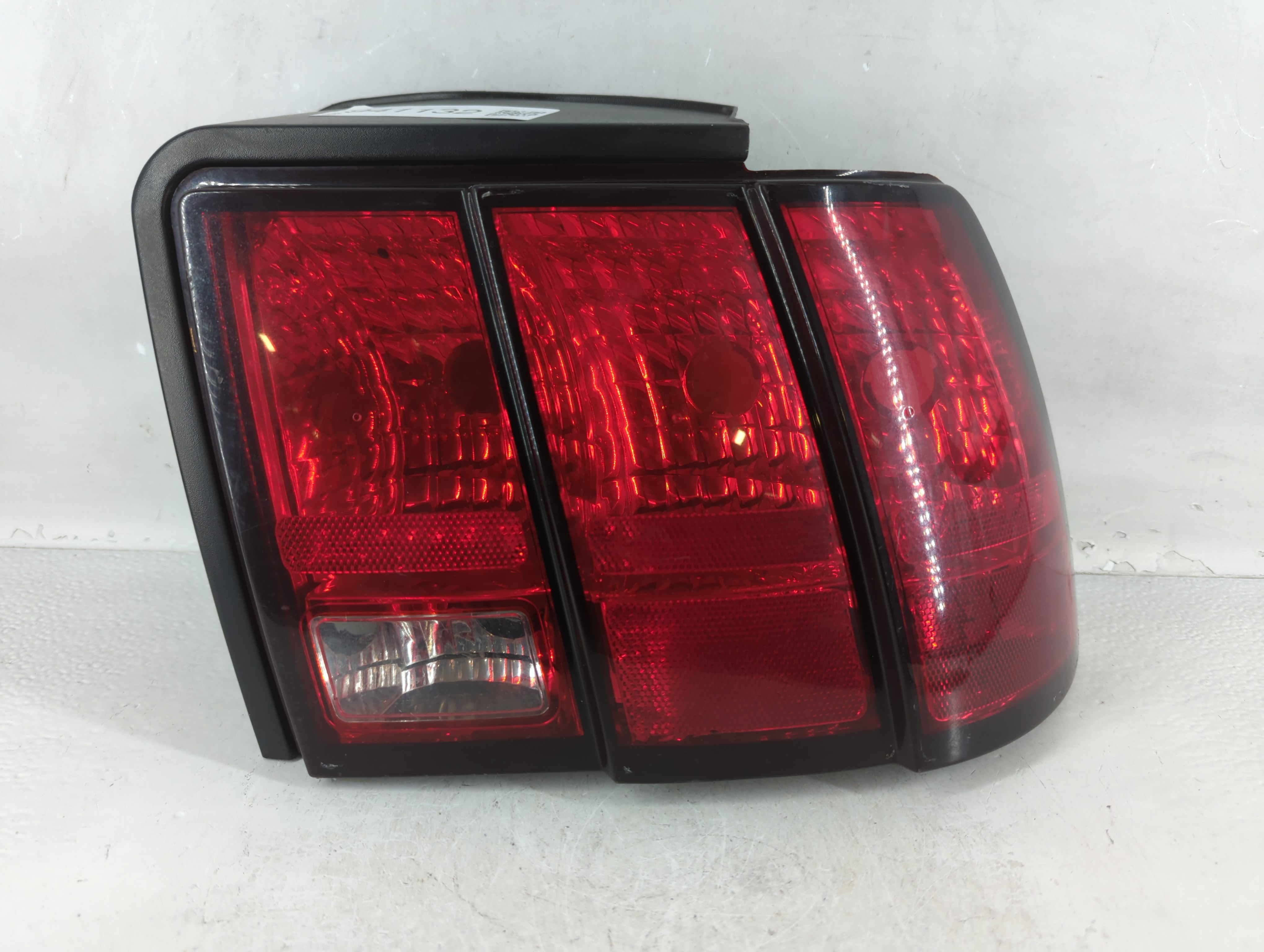 1999-2004 Ford Mustang Passenger Right Side Tail Light Taillight Oem 941132 - Oemusedautoparts1.com