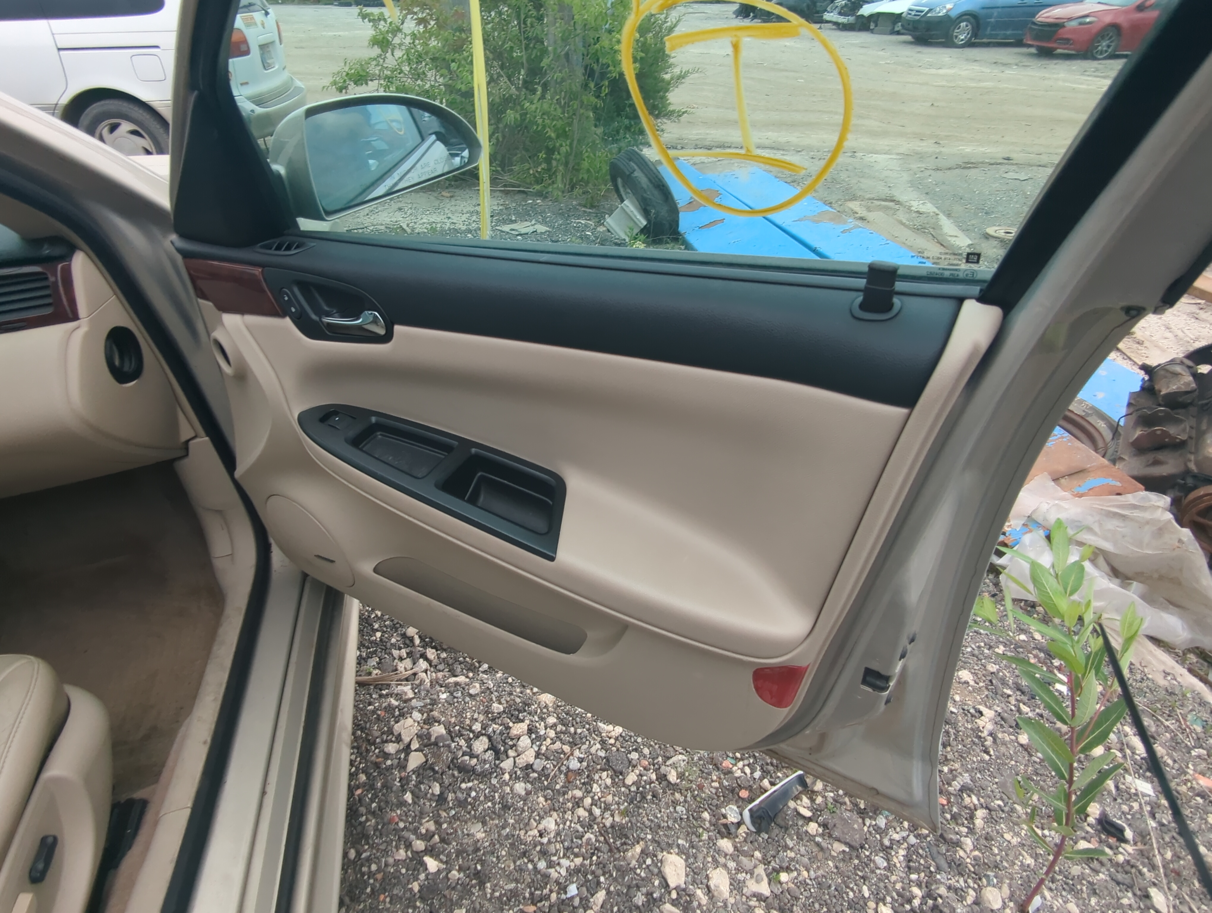 2009 Chevrolet Impala Front Right Passenger Interior Door Panel Trim 941311 - Oemusedautoparts1.com