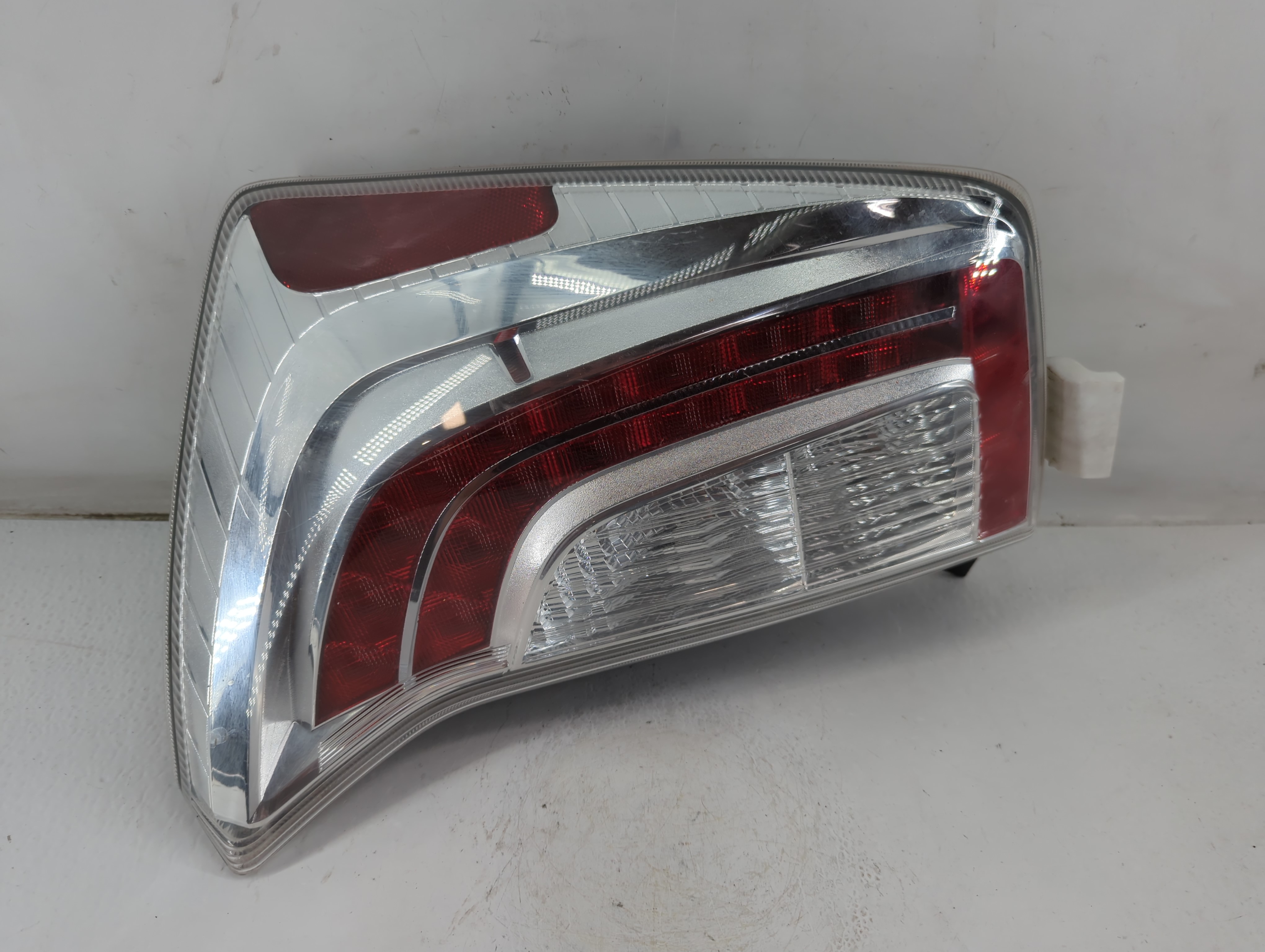 Picture of 2012-2015 Toyota Prius Passenger Right Side Tail Light Taillight Oem 941534