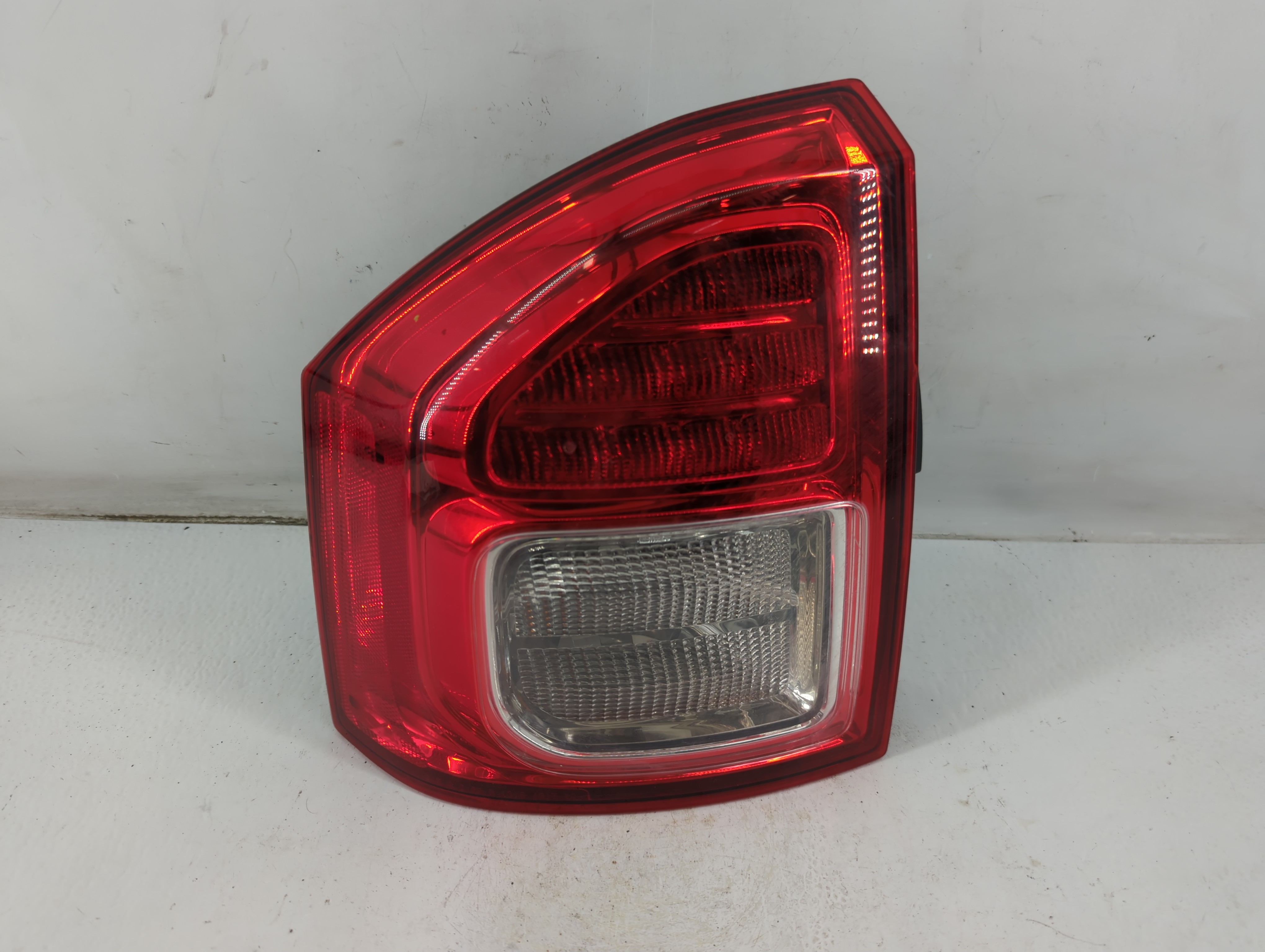 2011-2013 Jeep Compass Driver Left Side Tail Light Taillight Oem 941646 - Oemusedautoparts1.com