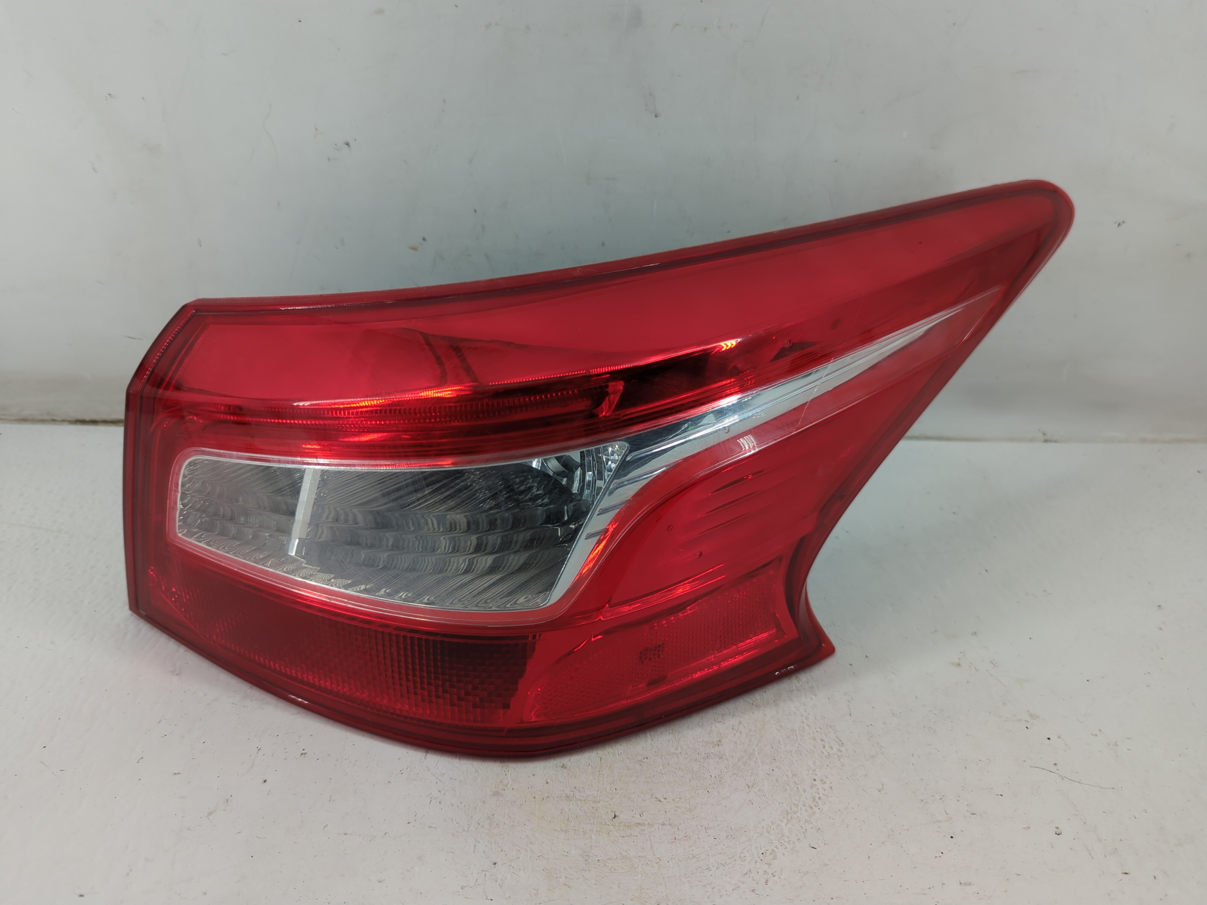 2016-2019 Nissan Sentra Driver Left Side Tail Light Taillight Oem 941651 - Oemusedautoparts1.com