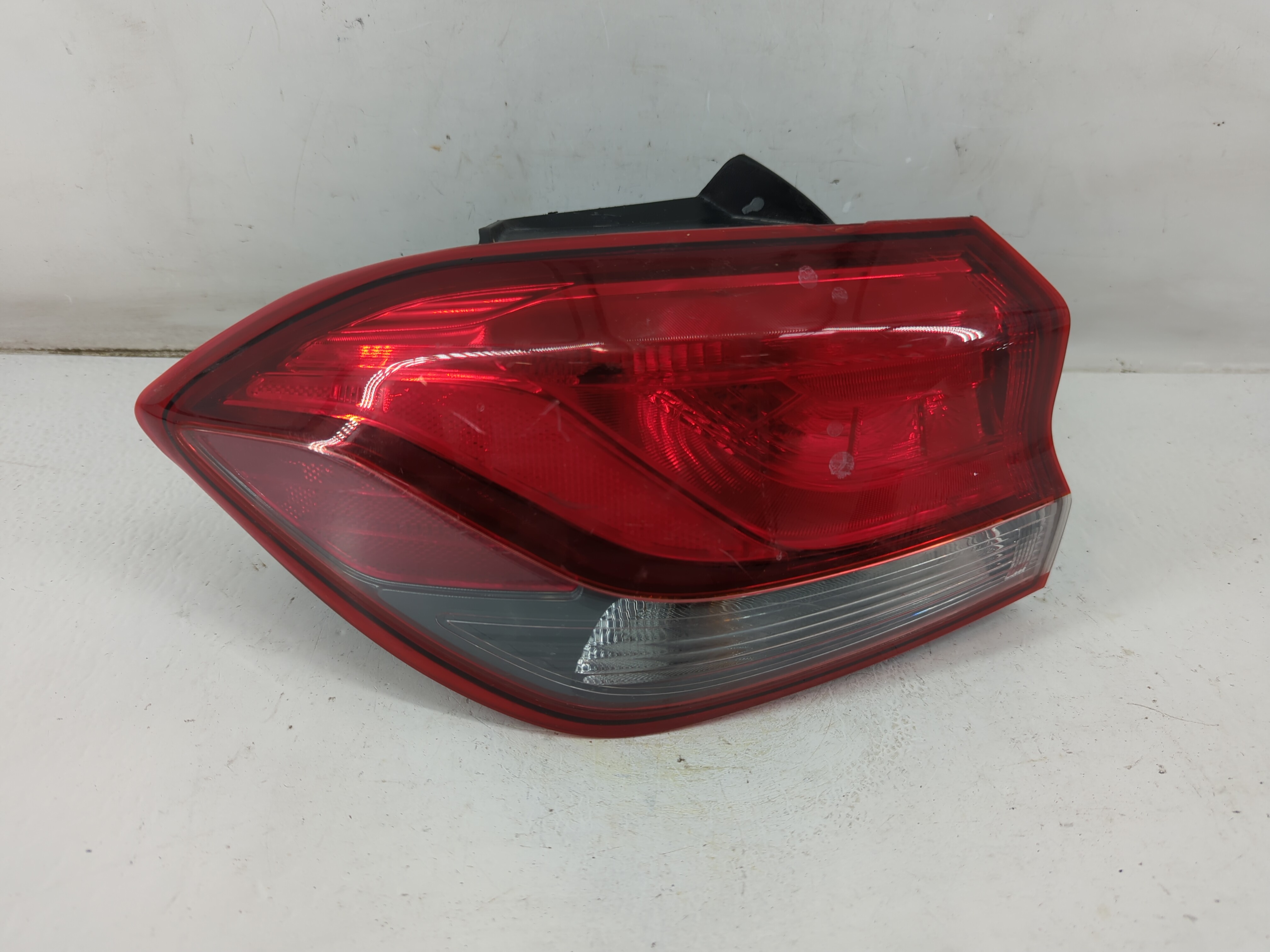 Hyundai Elantra Driver Left Side Tail Light Taillight Oem 942610 - Oemusedautoparts1.com