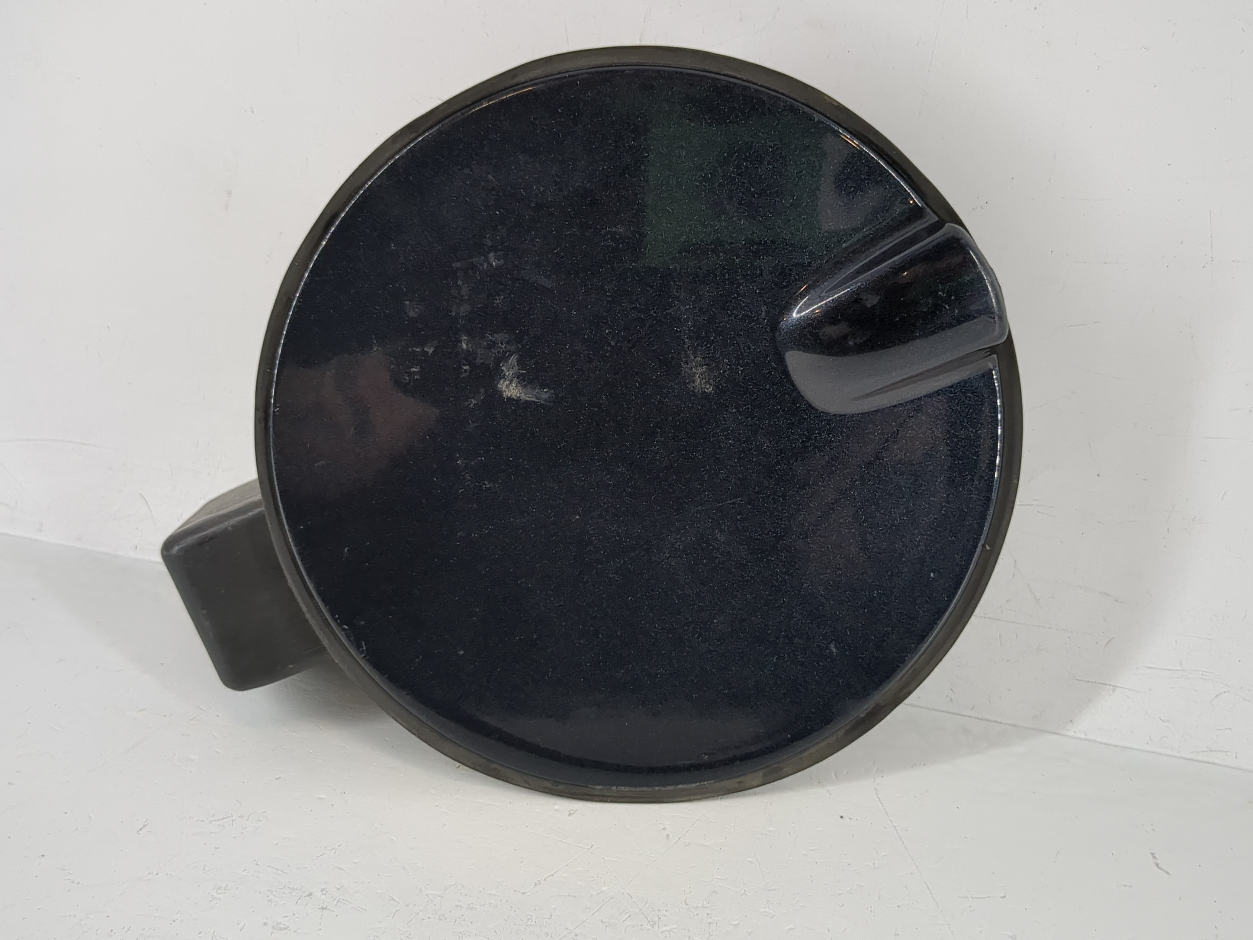 Picture of 2014 Chevrolet Captiva Sport Fuel Tank Door Lid Gas Tank 946298