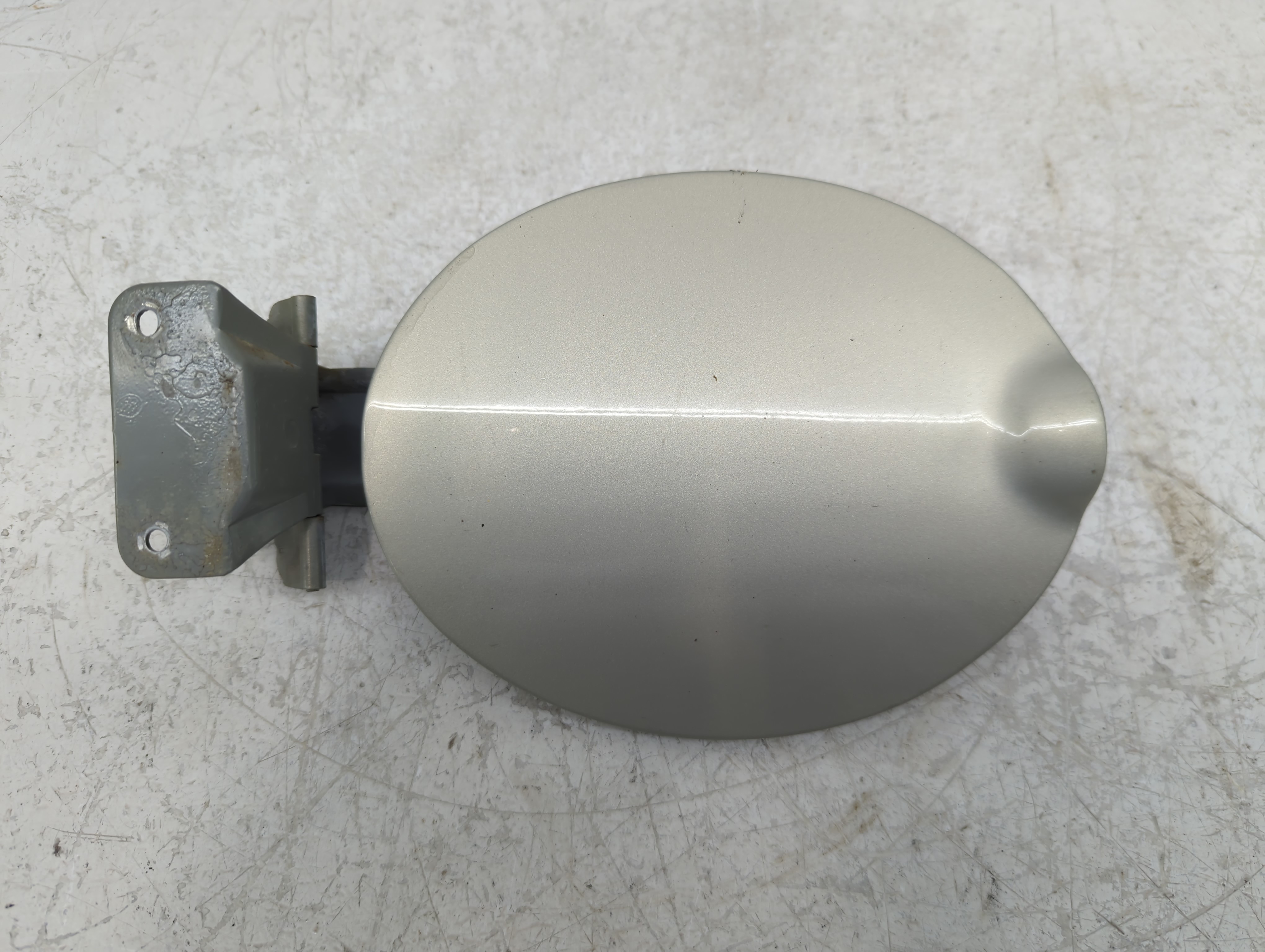 Picture of 2004 Ford Escape Fuel Tank Door Lid Gas Tank 946299