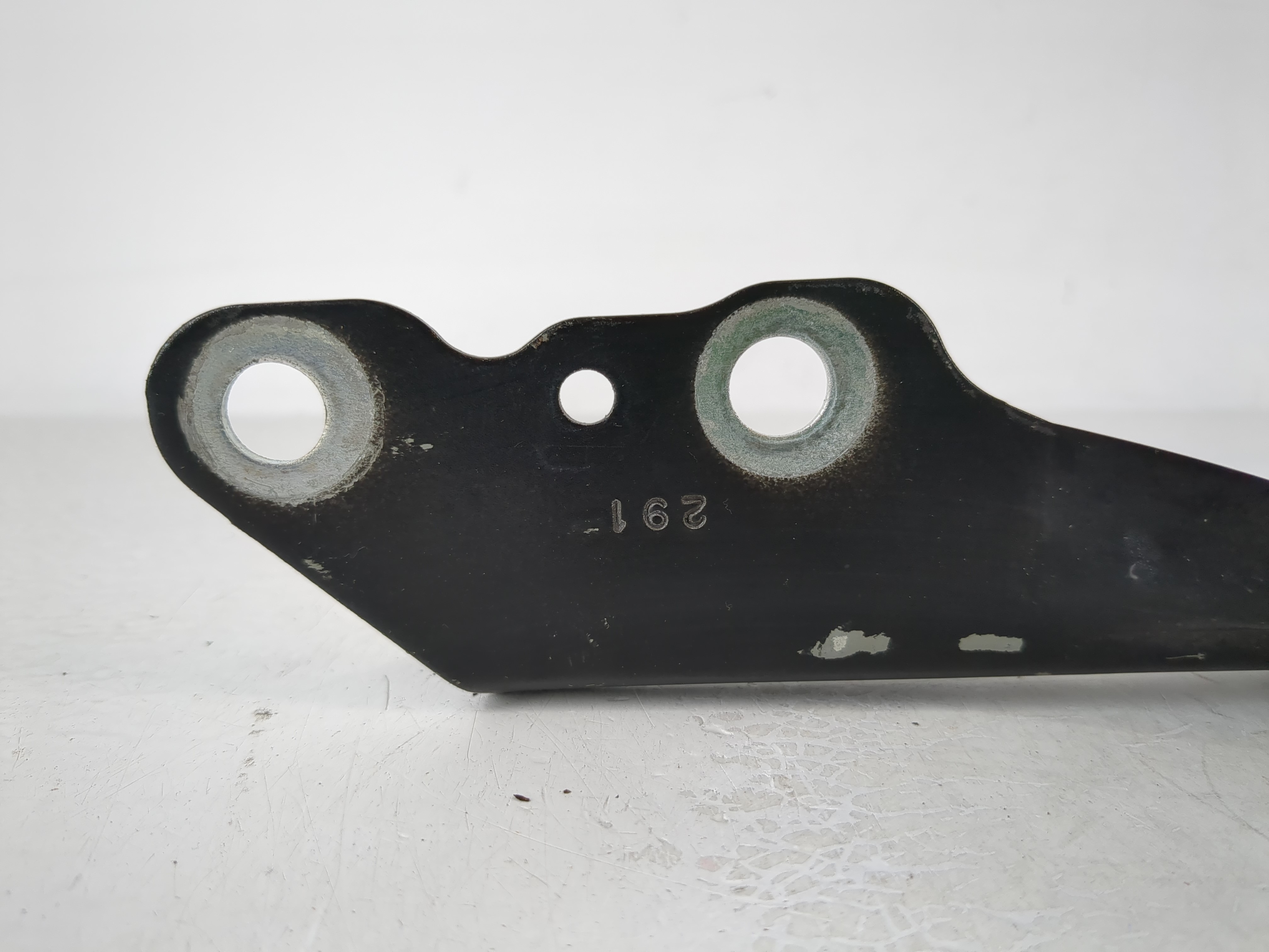 2010 Mercury Mariner Passenger Hood Hinge 947067 - Oemusedautoparts1.com