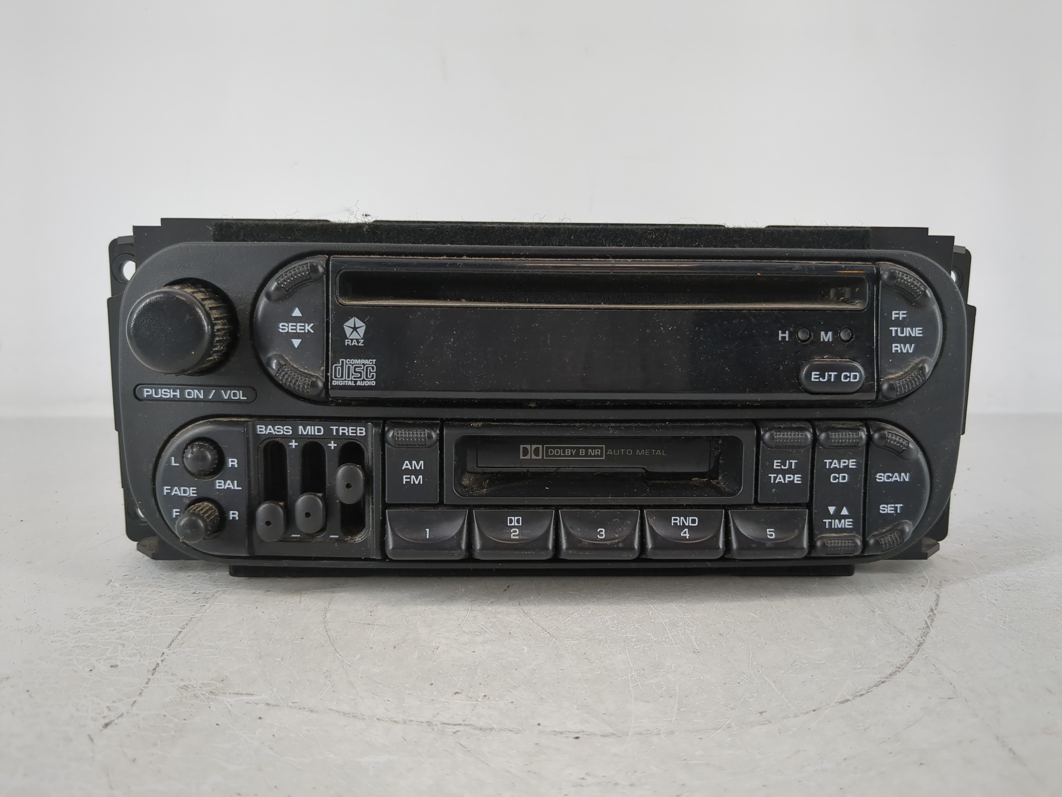 Picture of 1998-2002 Chrysler Concorde Am Fm Cd Player Radio Receiver 948248