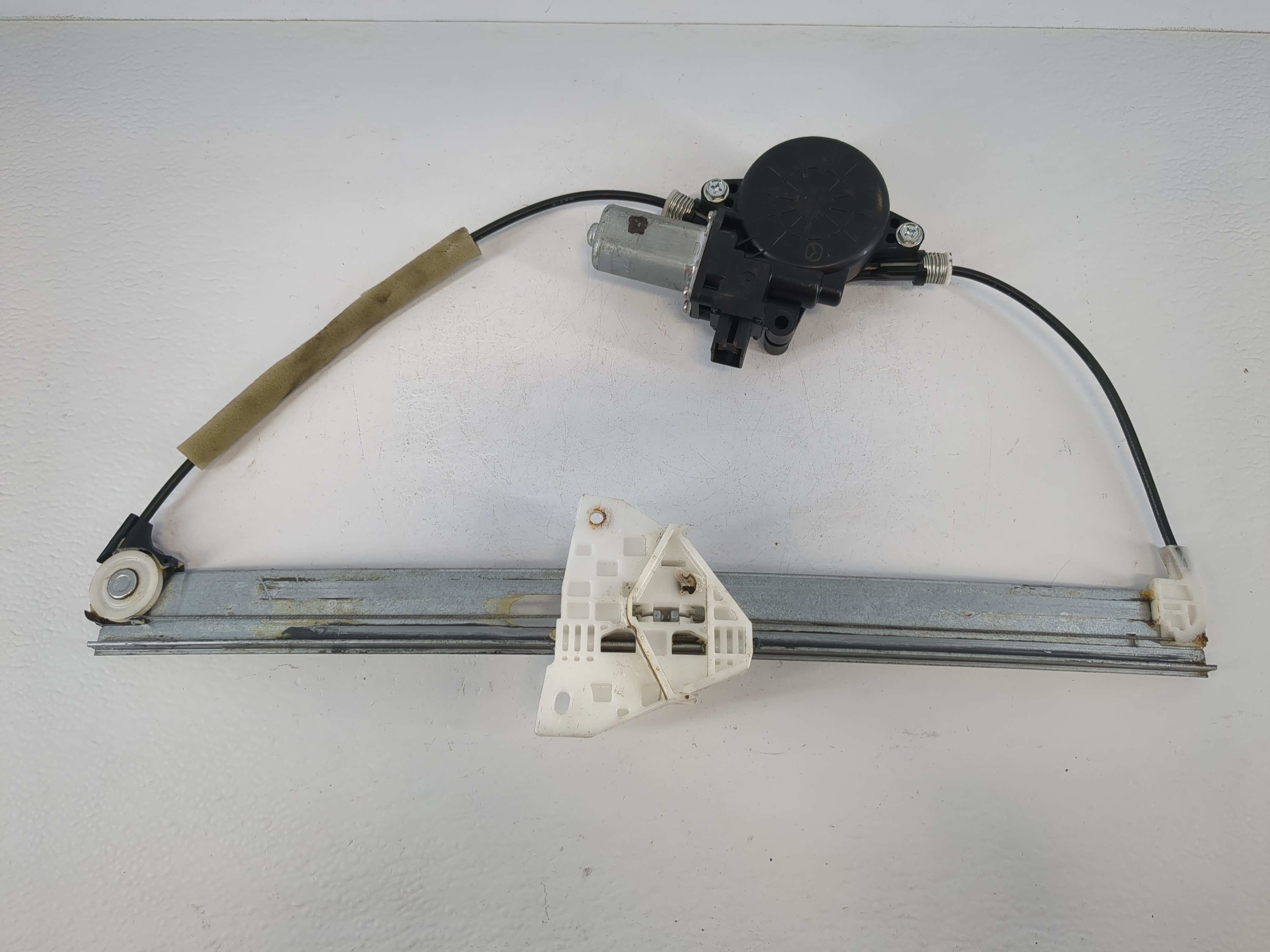 Picture of 2010-2013 Mazda 3 Passenger Front Right Power Window Motor 950854