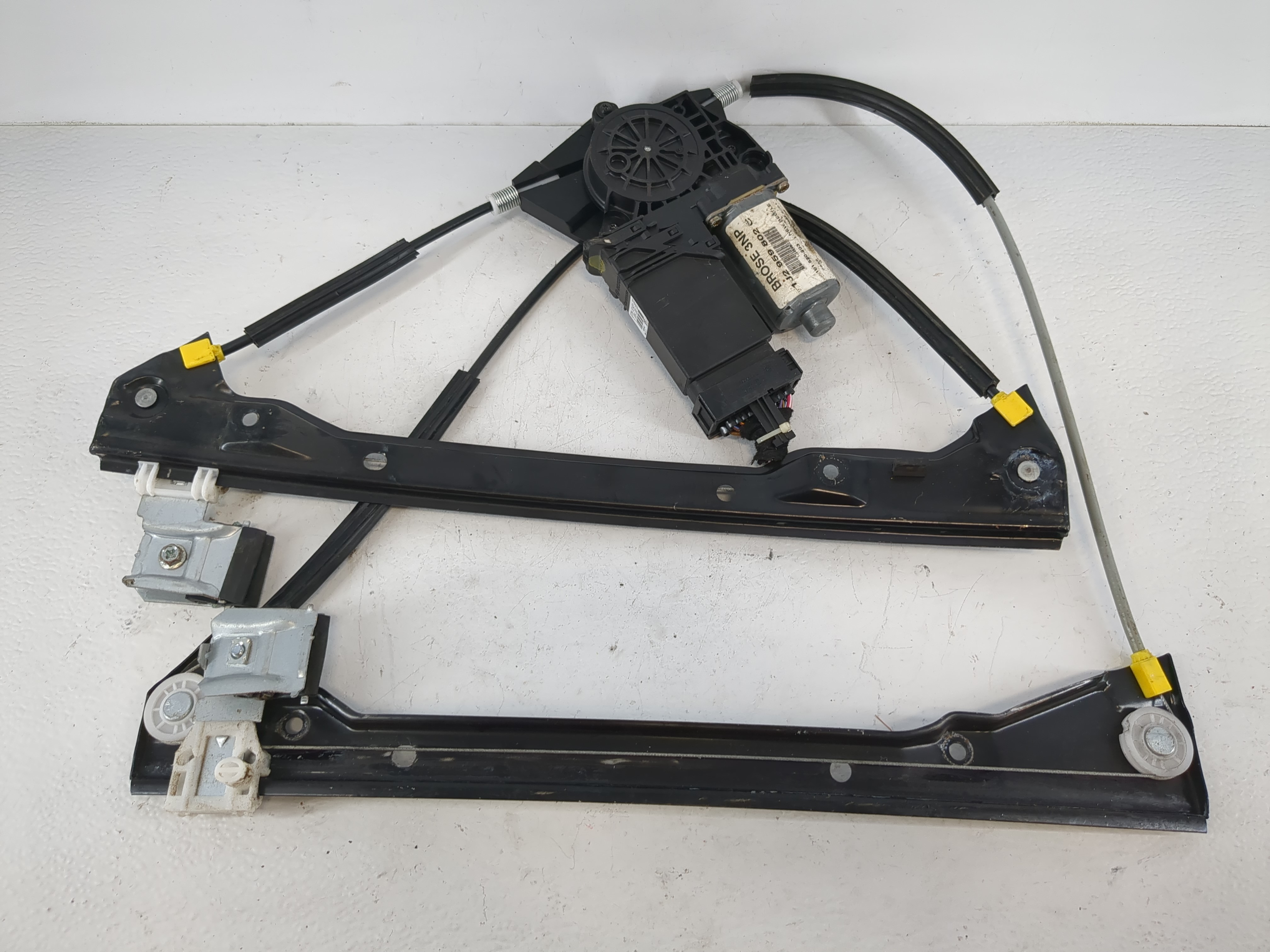 Picture of 1998-2001 Volkswagen Beetle Driver Front Left Power Window Motor 951891