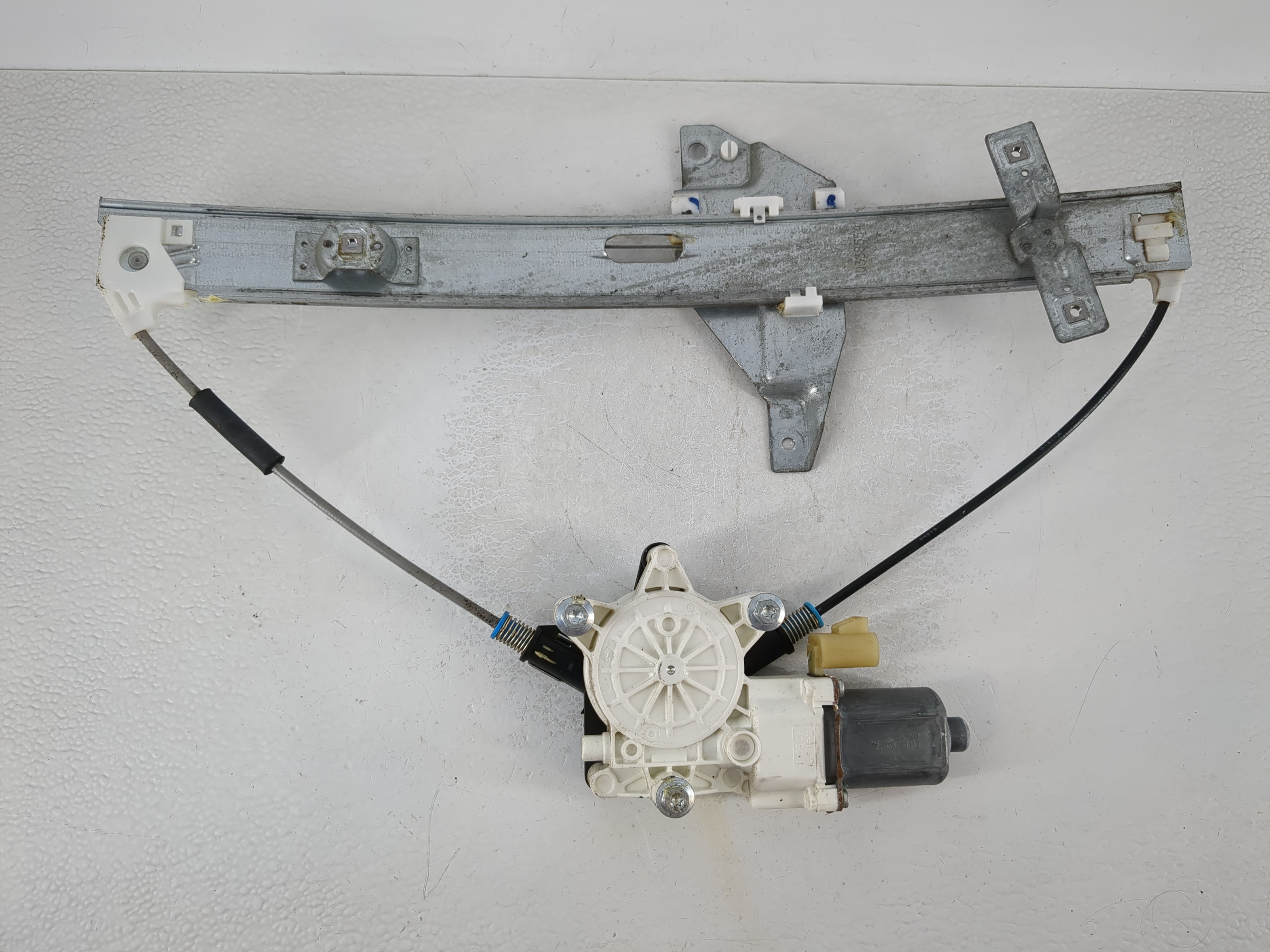Picture of 2006-2016 Chevrolet Impala Passenger Front Right Power Window Motor 952237