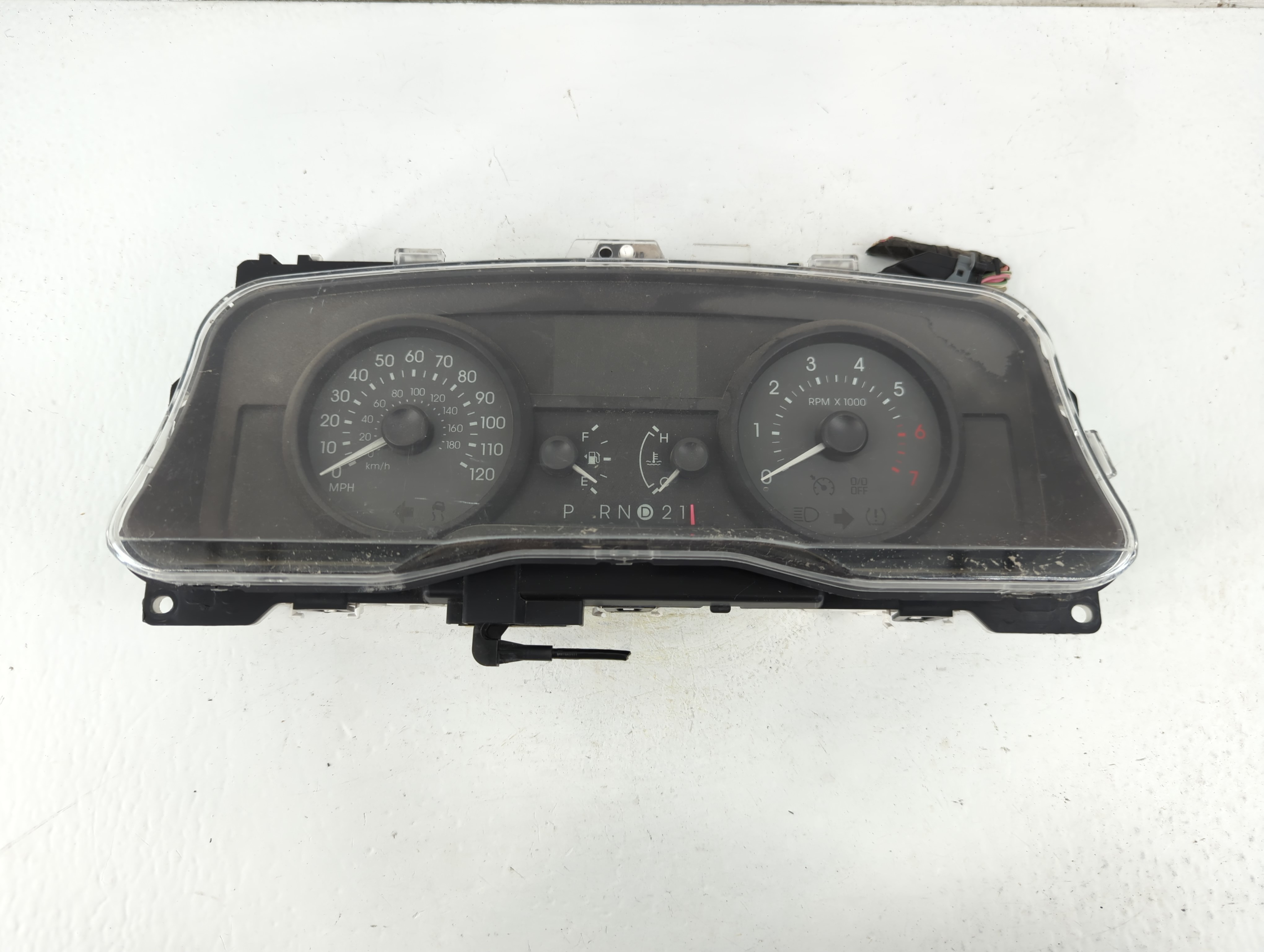 Picture of 2010-2011 Mercury Grand Marquis Speedometer Instrument Cluster Gauges 952597