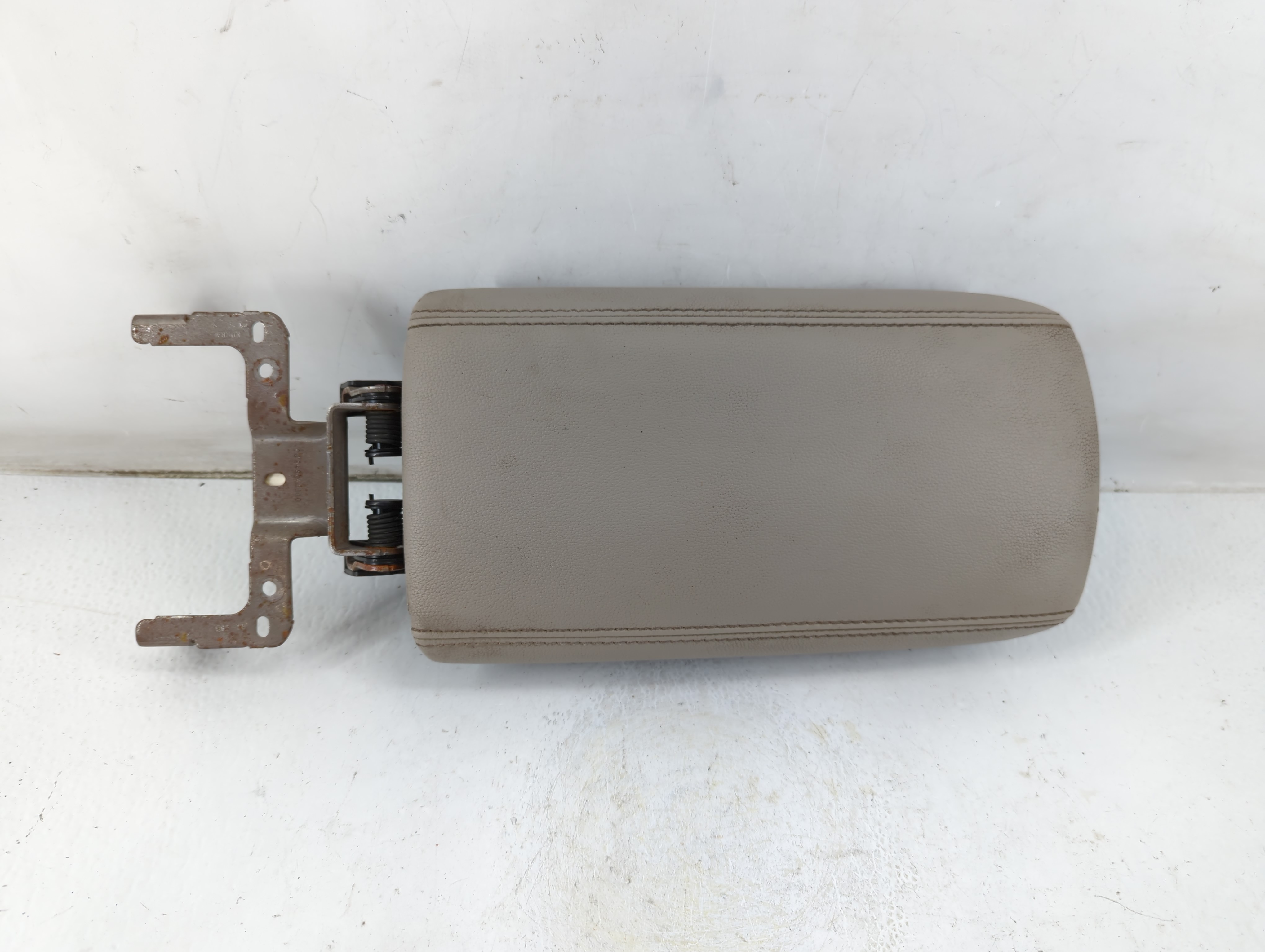 2018-2019 Ford Escape Center Console Armrest Cover Lid Gray 952599 - Oemusedautoparts1.com