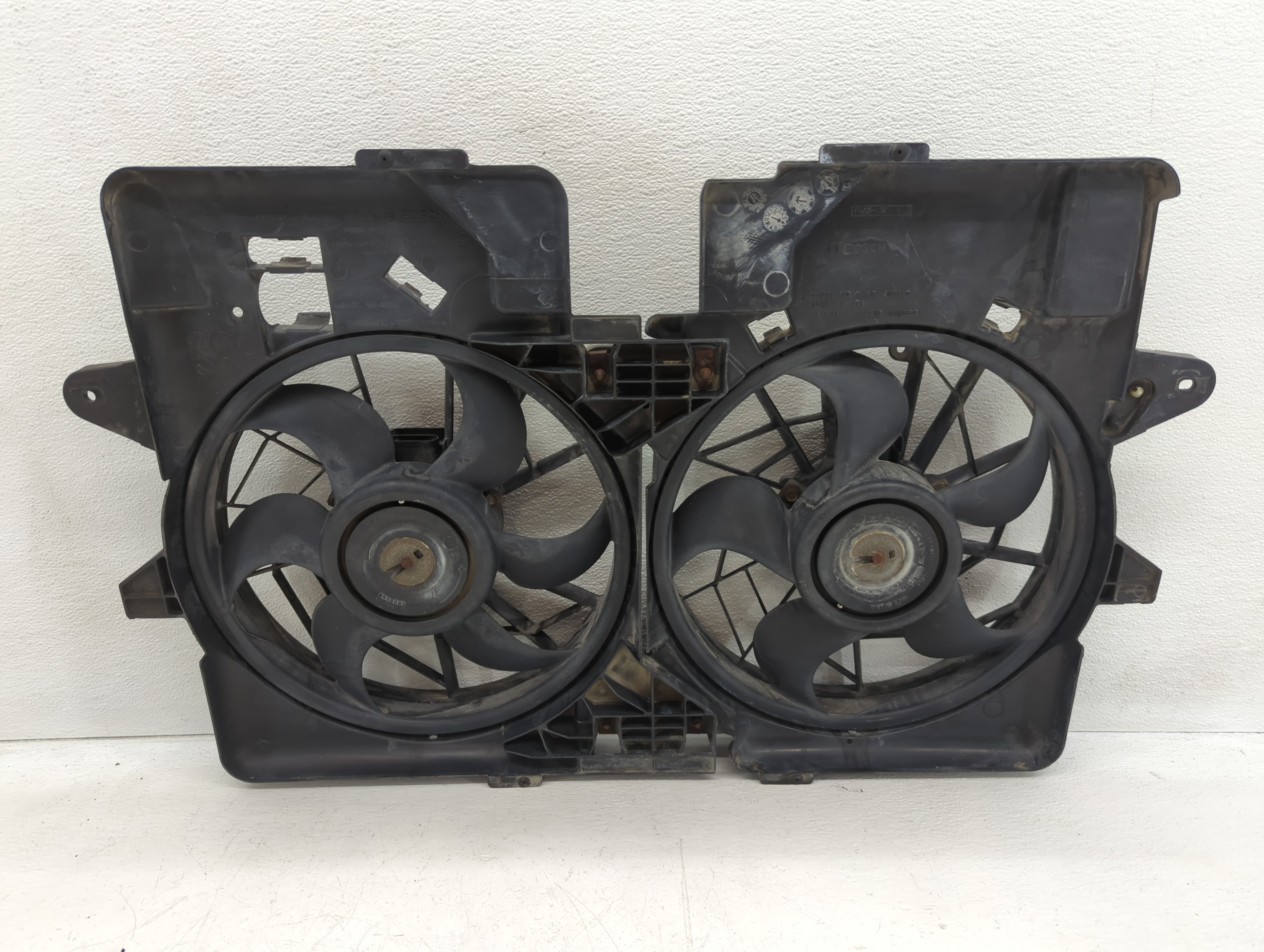 2003-2004 Ford Escape Electric Radiator Cooling Fan Motor Assembly 955947 - Oemusedautoparts1.com