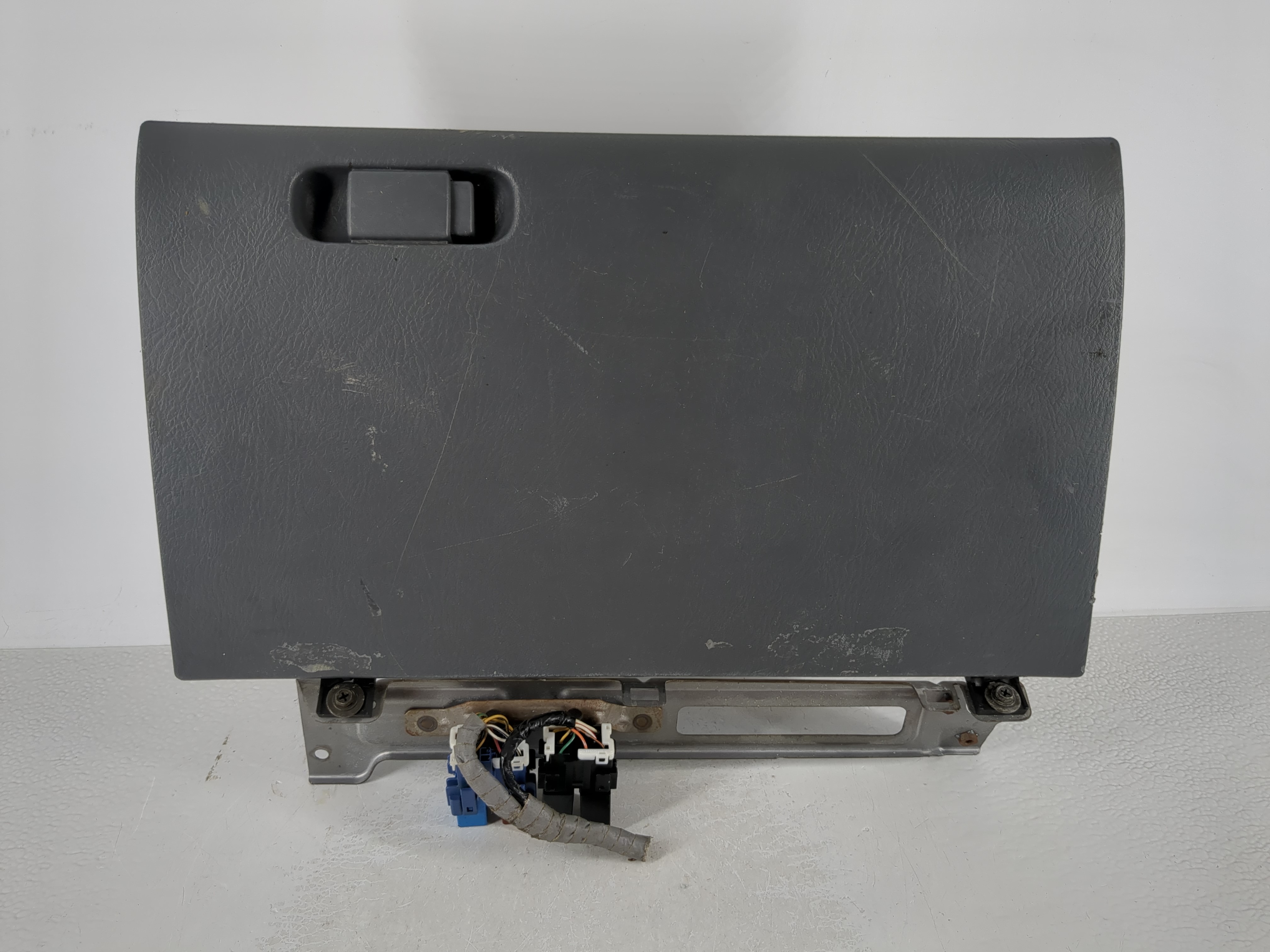 Picture of 2004 Honda Civic Passenger Glove Box Door Storage Compartment 956362