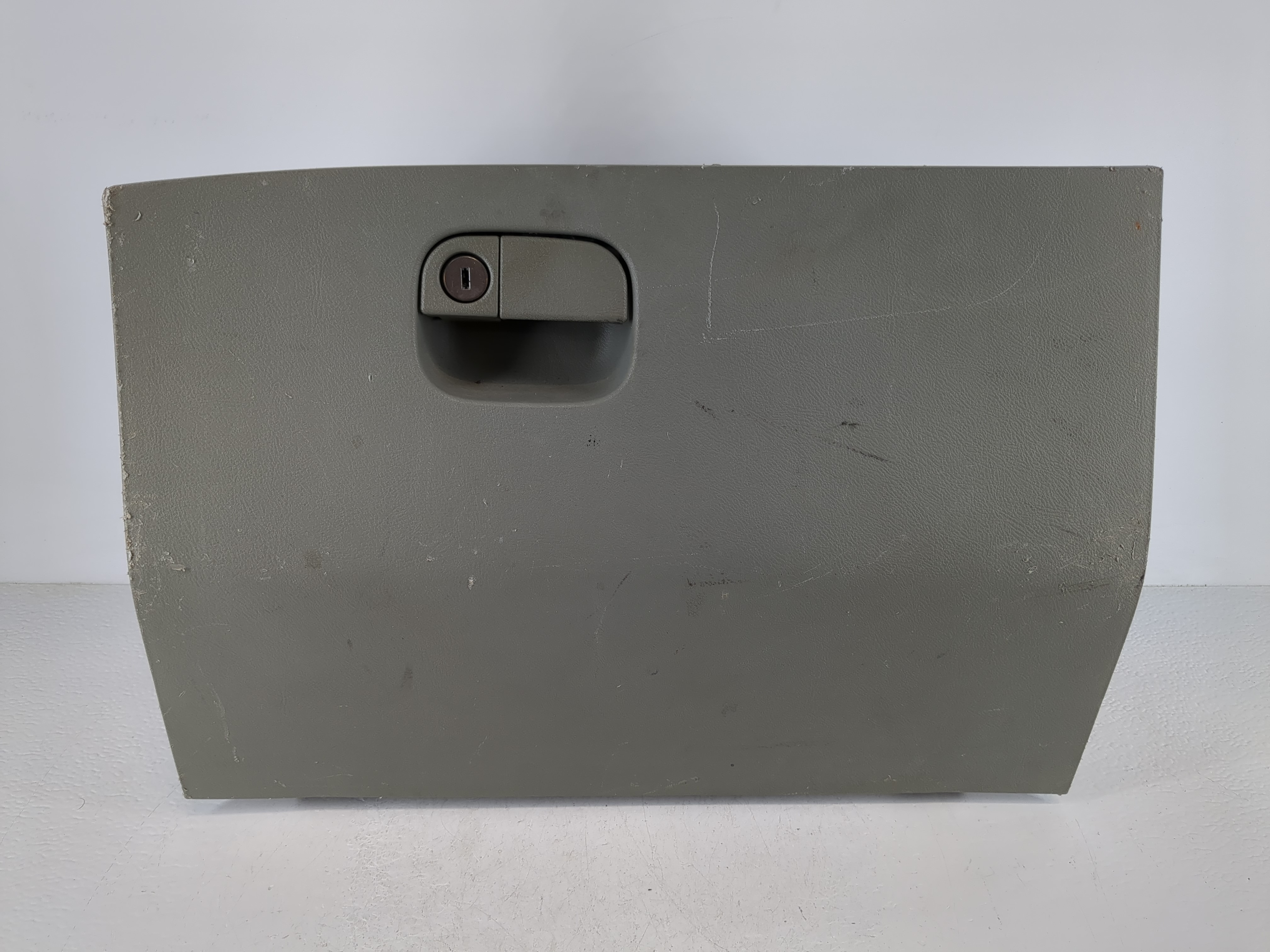 2005 Honda Odyssey Passenger Glove Box Door Storage Compartment 956380 - Oemusedautoparts1.com