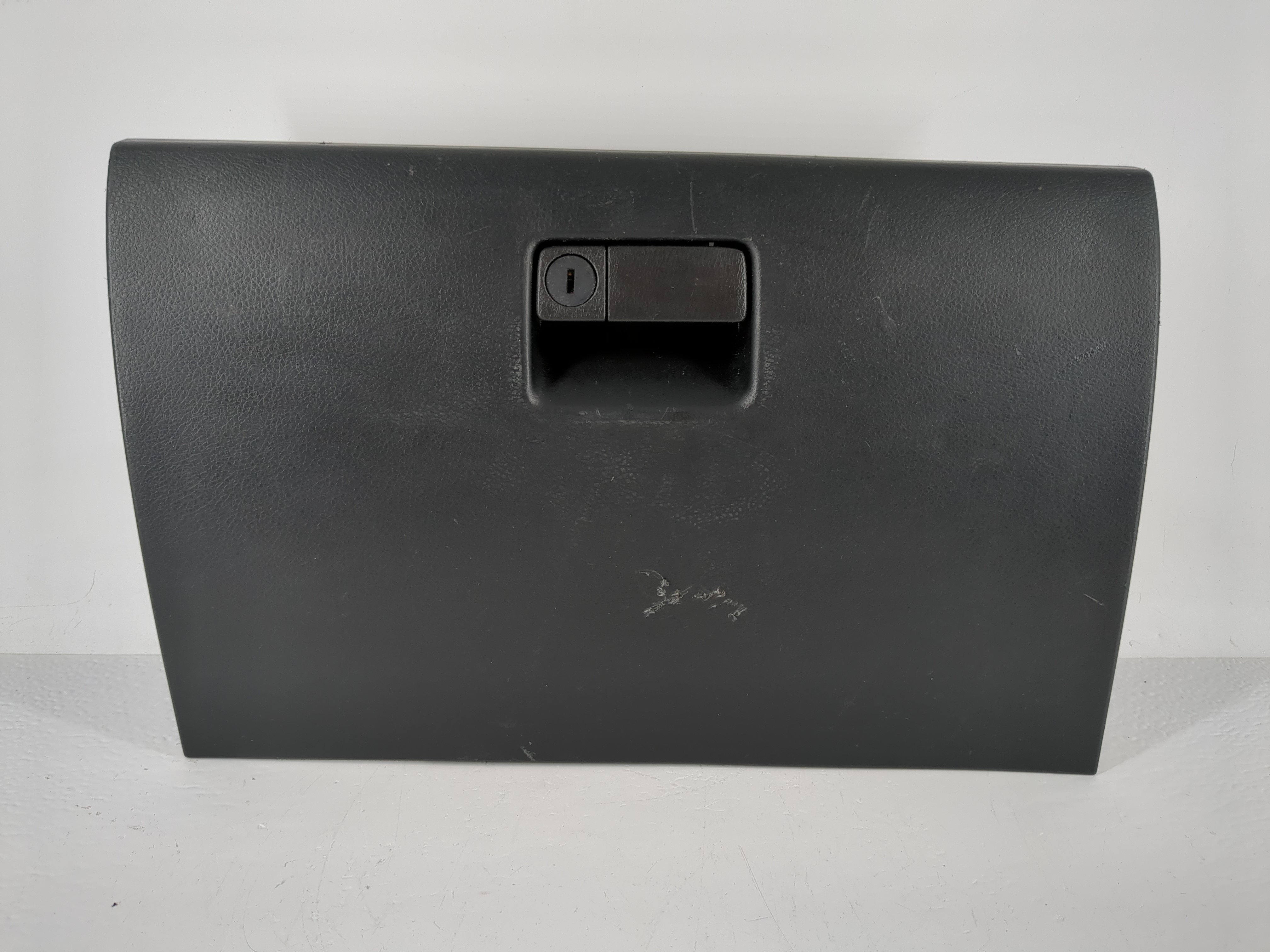 2003 Infiniti G35 Passenger Glove Box Door Storage Compartment 956565 - Oemusedautoparts1.com