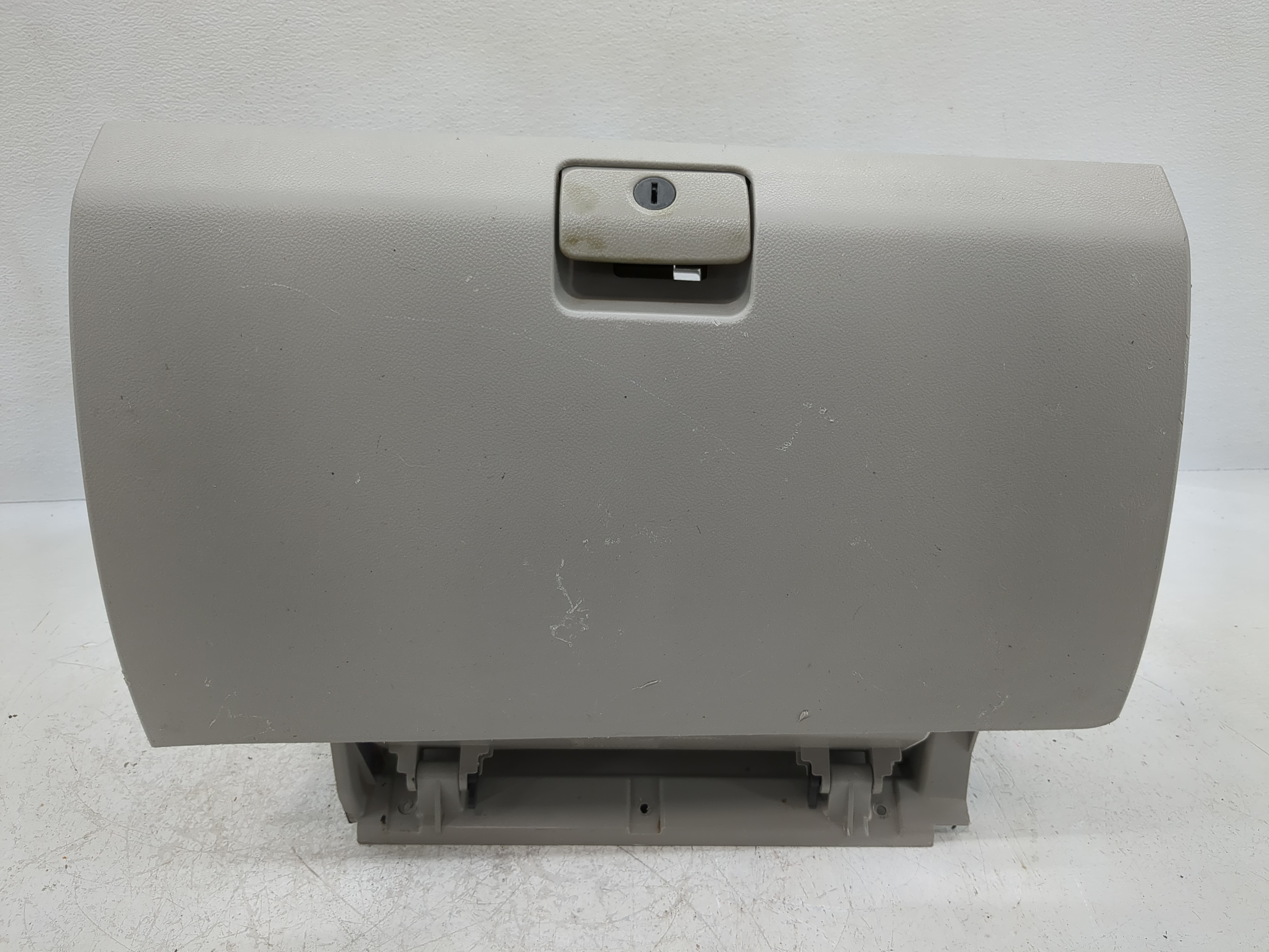 2008 Saturn Vue Passenger Glove Box Door Storage Compartment 956739 - Oemusedautoparts1.com