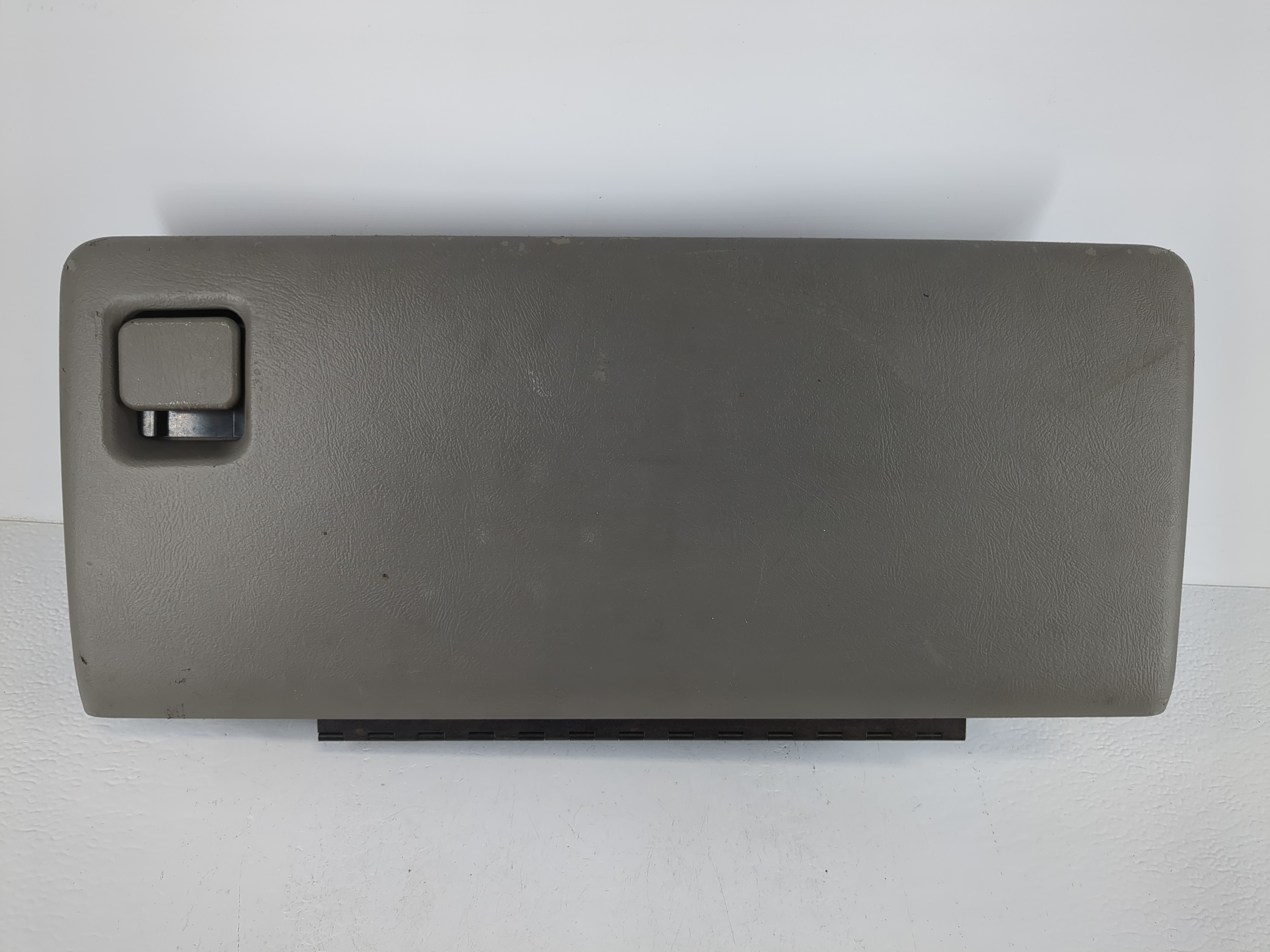 Picture of 2001 Chevrolet Tahoe Passenger Glove Box Door Storage Compartment 956886