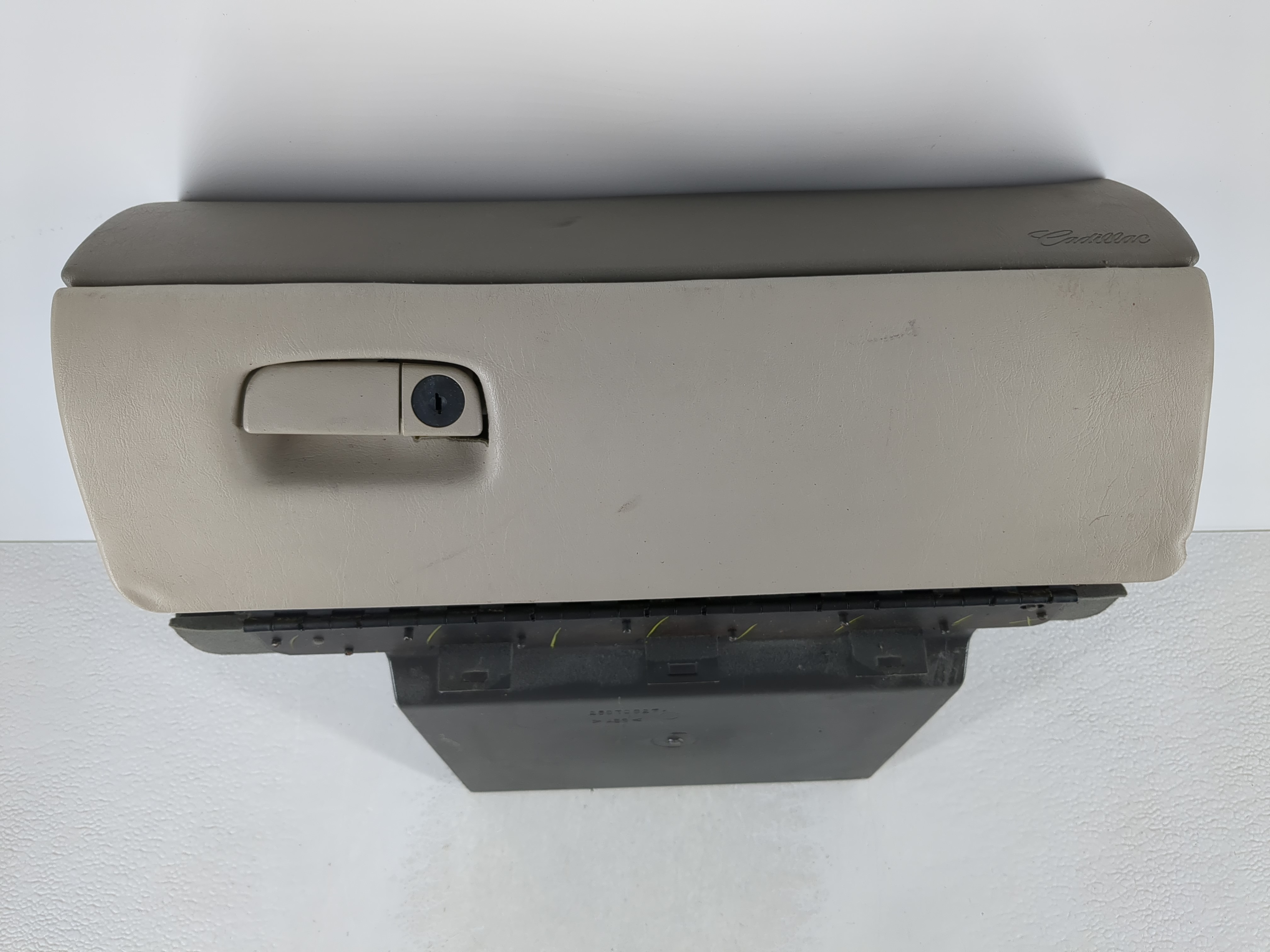 Picture of 2005 Cadillac Deville Passenger Glove Box Door Storage Compartment 956911