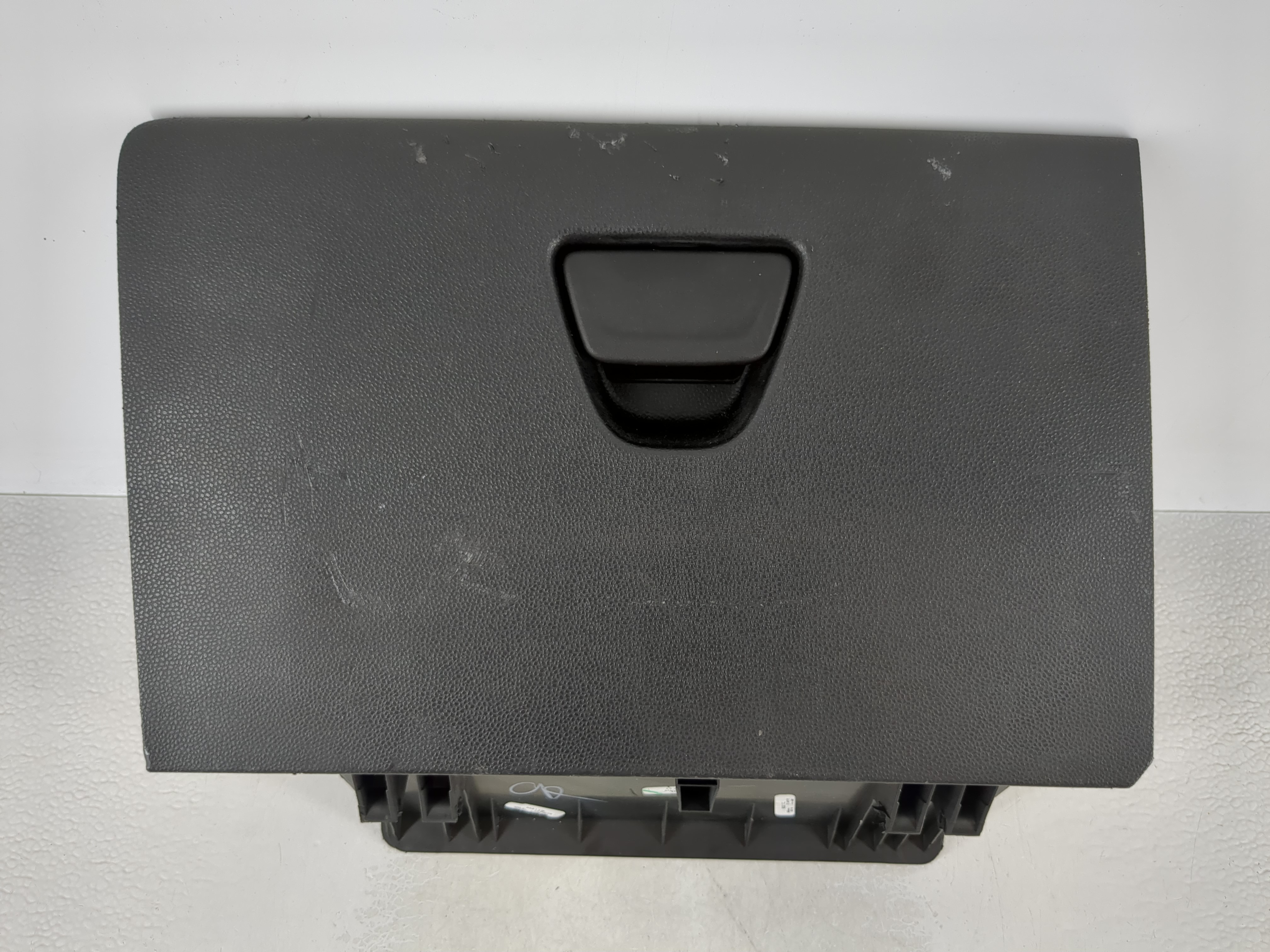 Picture of 2015 Ford Fiesta Passenger Glove Box Door Storage Compartment 956990