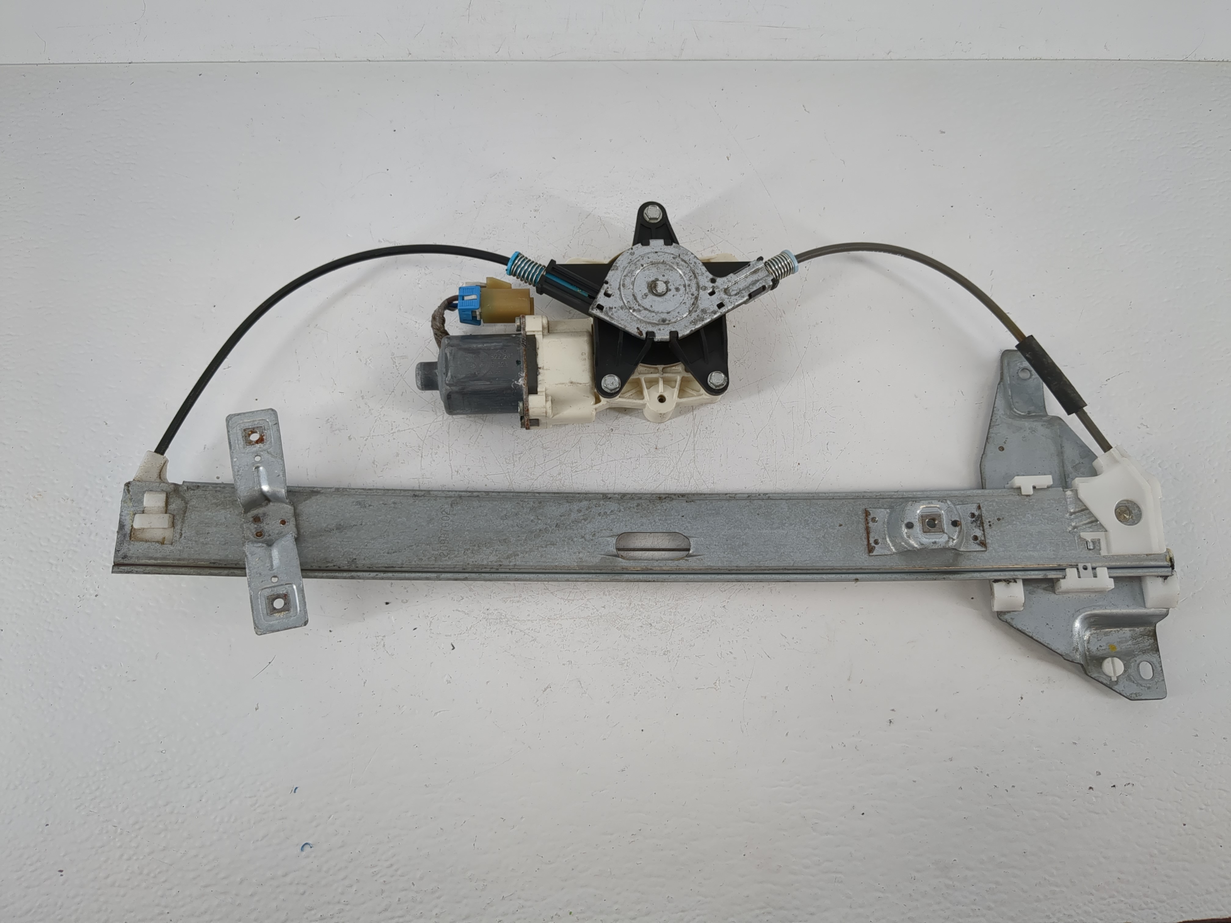 2010-2016 Chevrolet Impala Window Regulator Passenger Front 967497 - Oemusedautoparts1.com