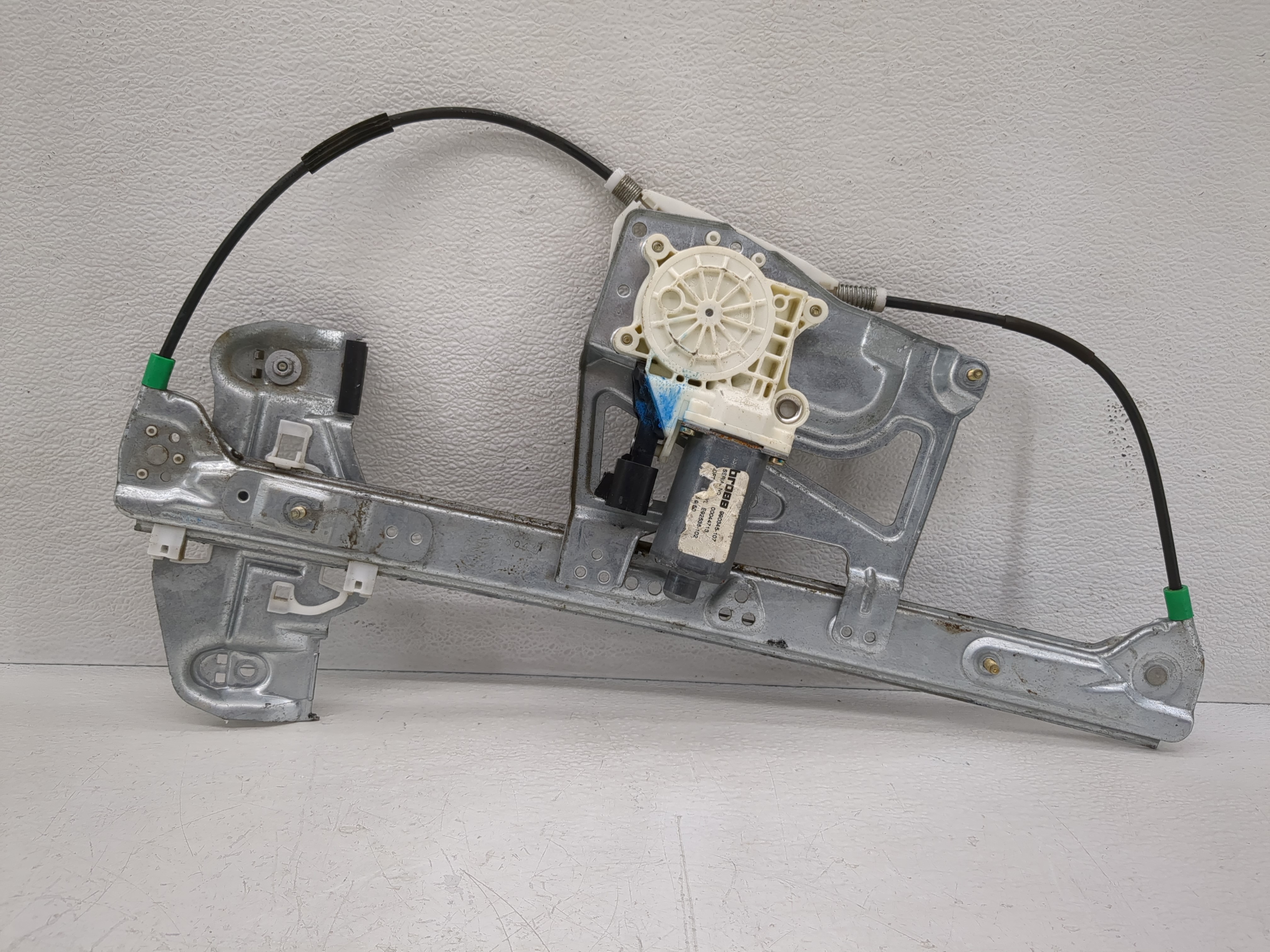 2002-2005 Cadillac Deville Window Regulator Passenger Front 968163 - Oemusedautoparts1.com